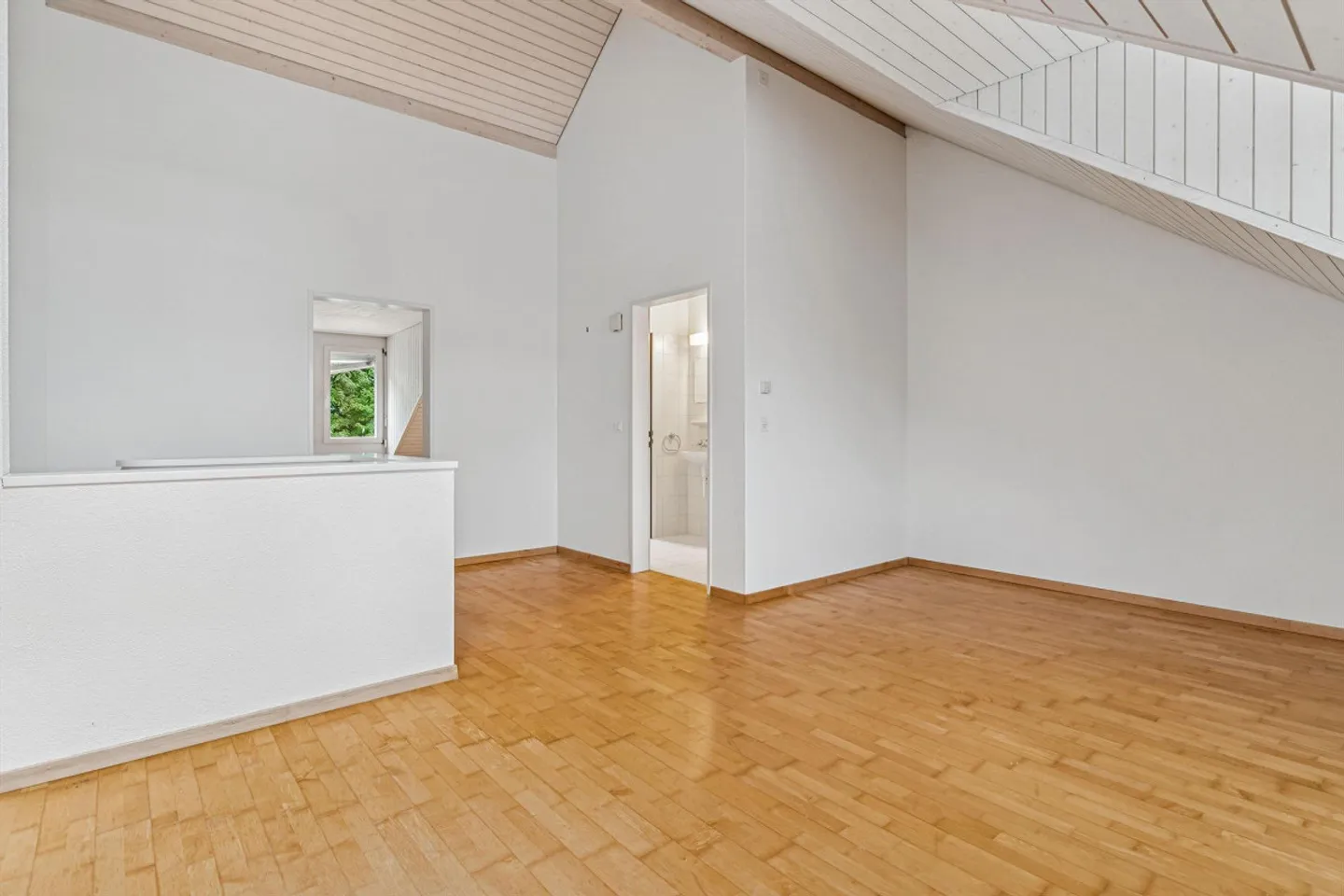 Attraente casa unifamiliare di 6,5 stanze in una posizione tranquilla - Foto 12 di 12