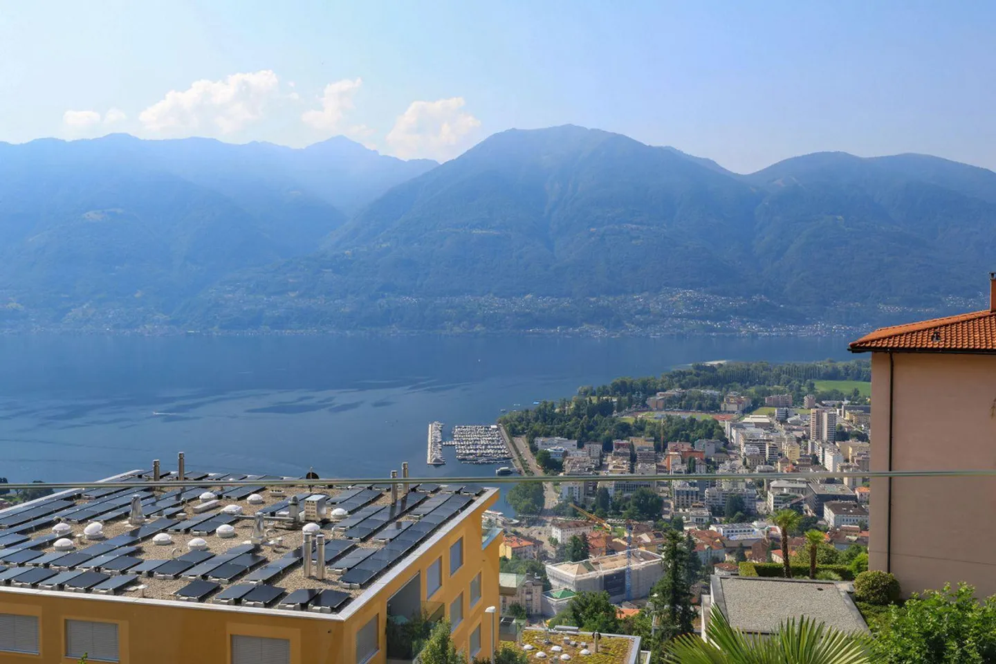 Elegante Wohnung mit Seeblick - Foto 1 von 24