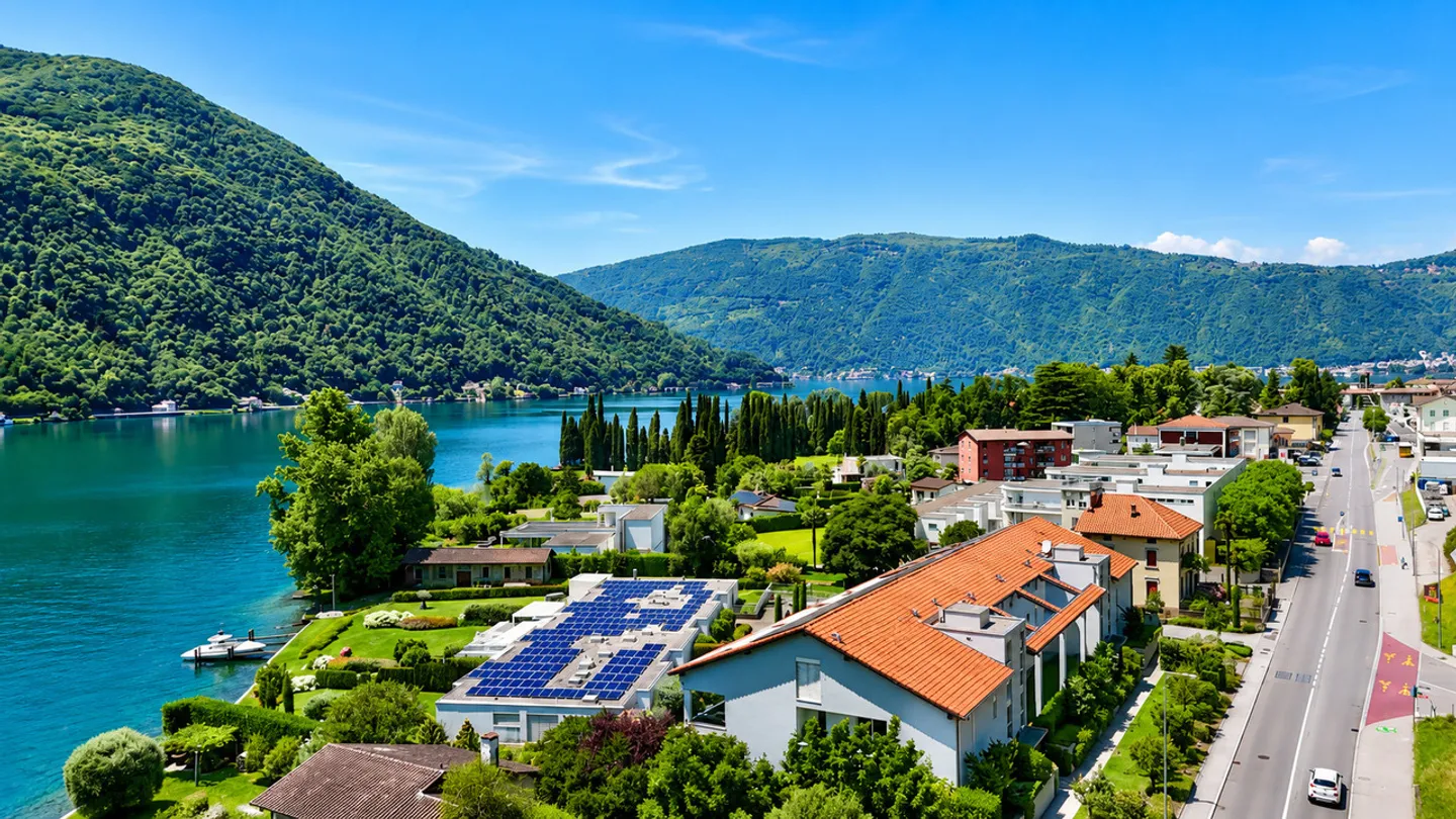 Refined Apartment with Magnificent View of Lake Lugano - Photo 5 of 20