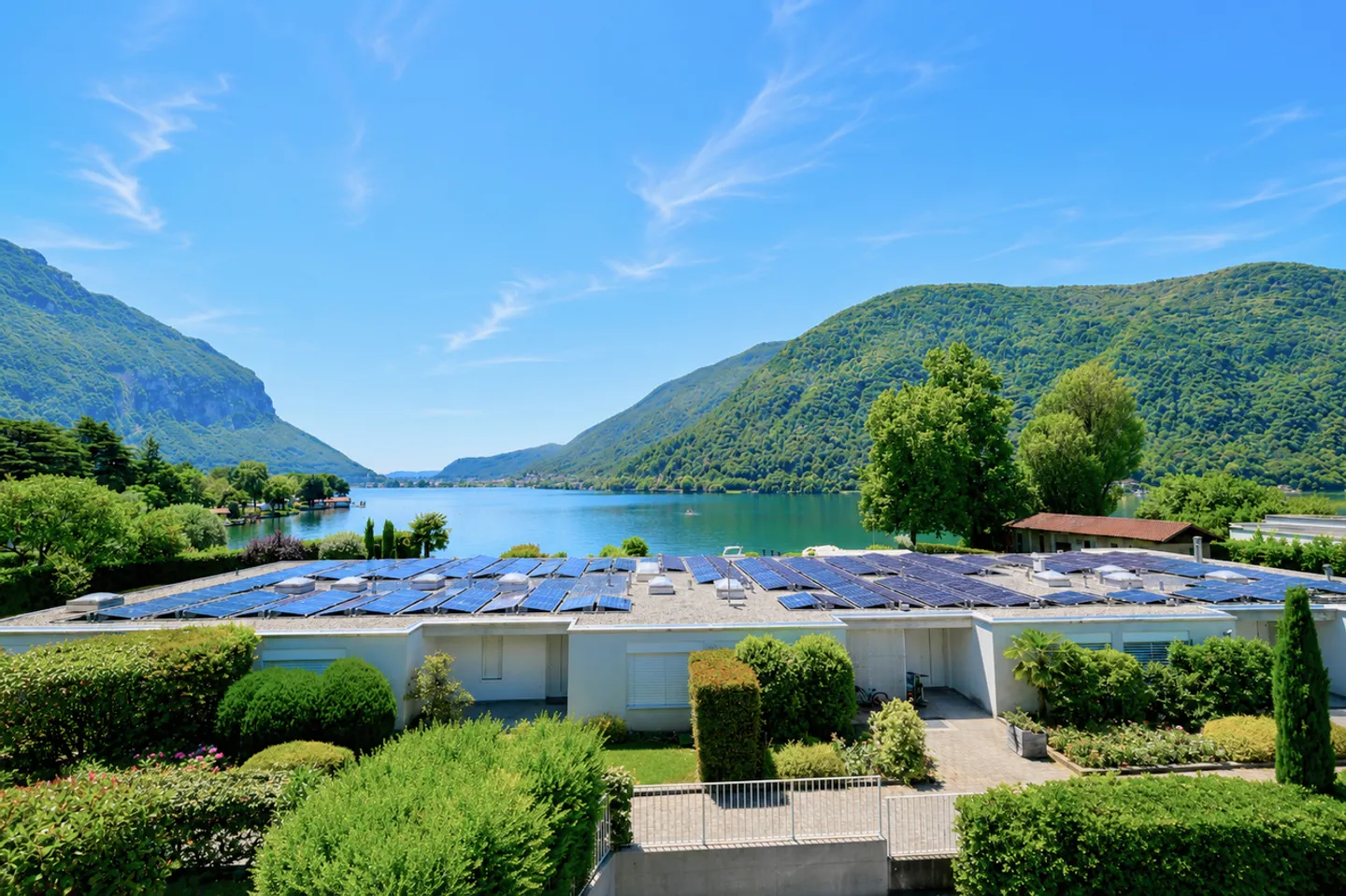 Refined Apartment with Magnificent View of Lake Lugano - Photo 7 of 20