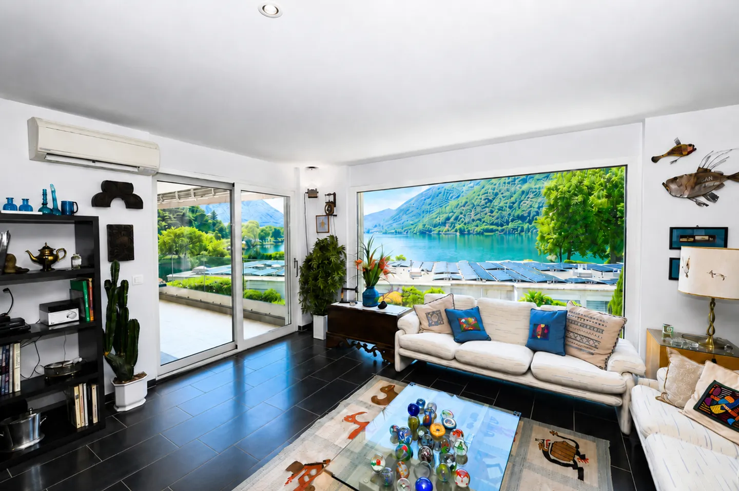 Refined Apartment with Magnificent View of Lake Lugano - Photo 9 of 20