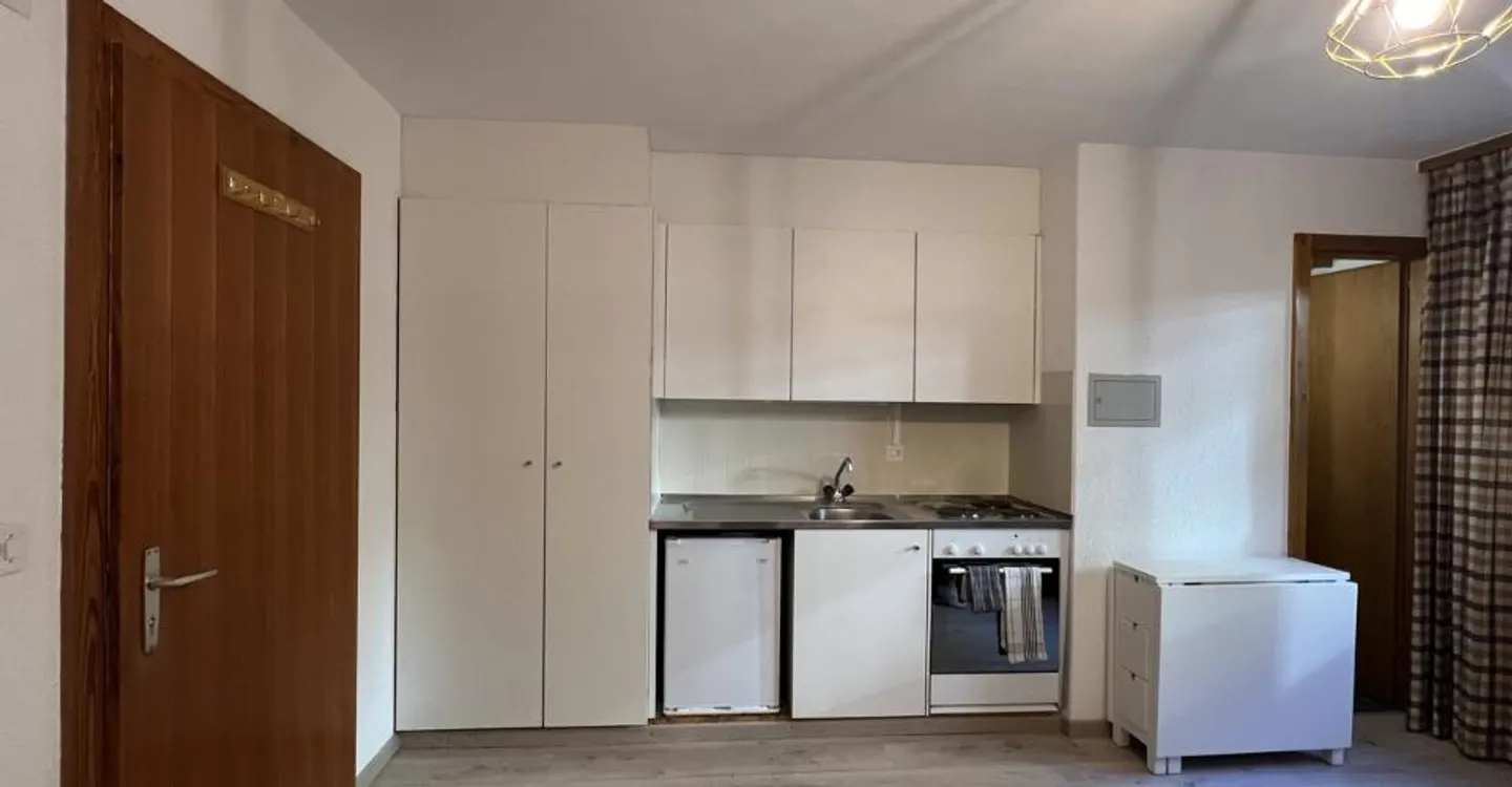 STUDIO ZU VERMIETEN: JAHRESVERMIETUNG - Foto 2 von 7