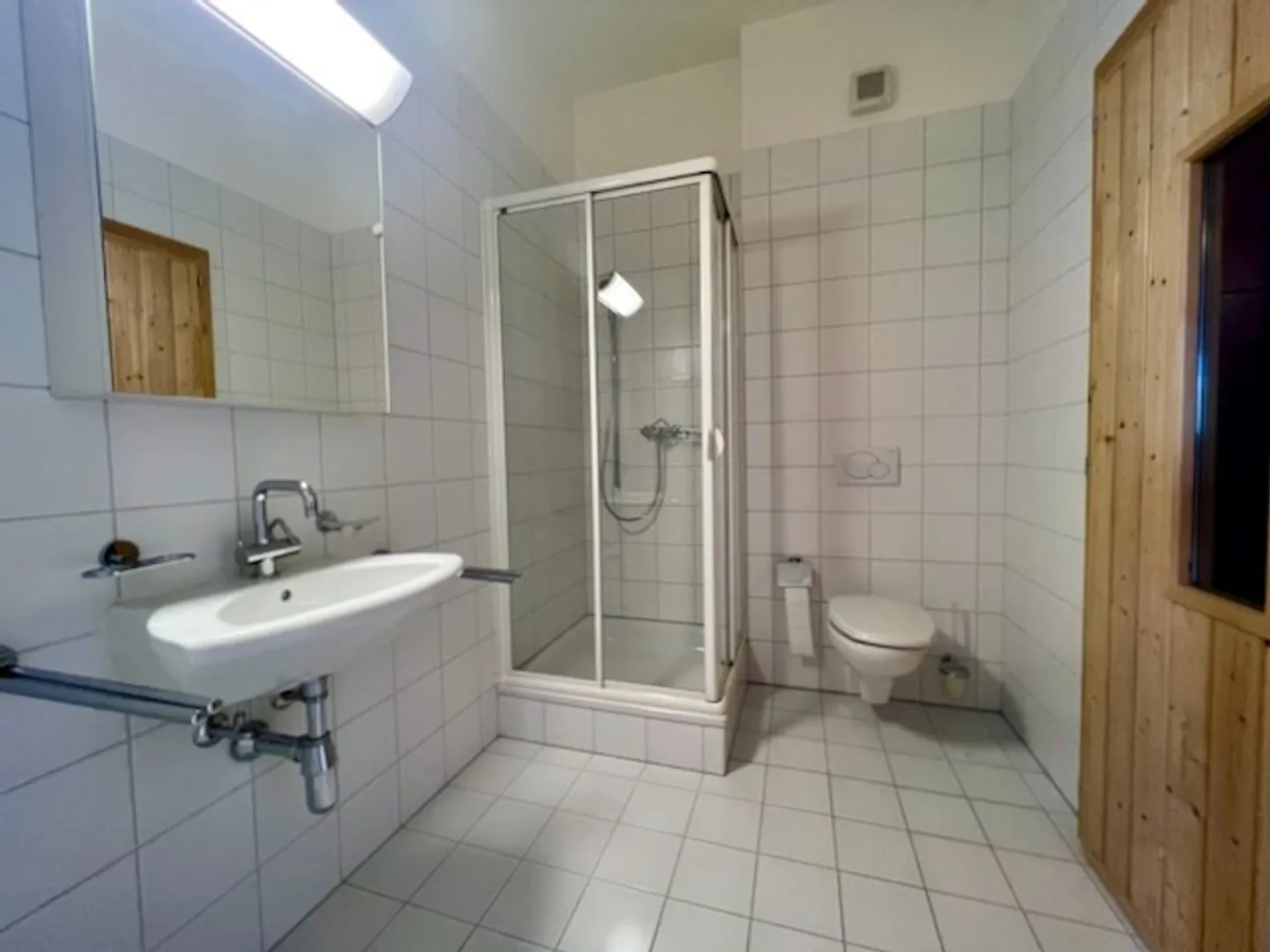 Make an offer for this superb exceptional villa, with a view of the lake and the Alps - Photo 7 of 13