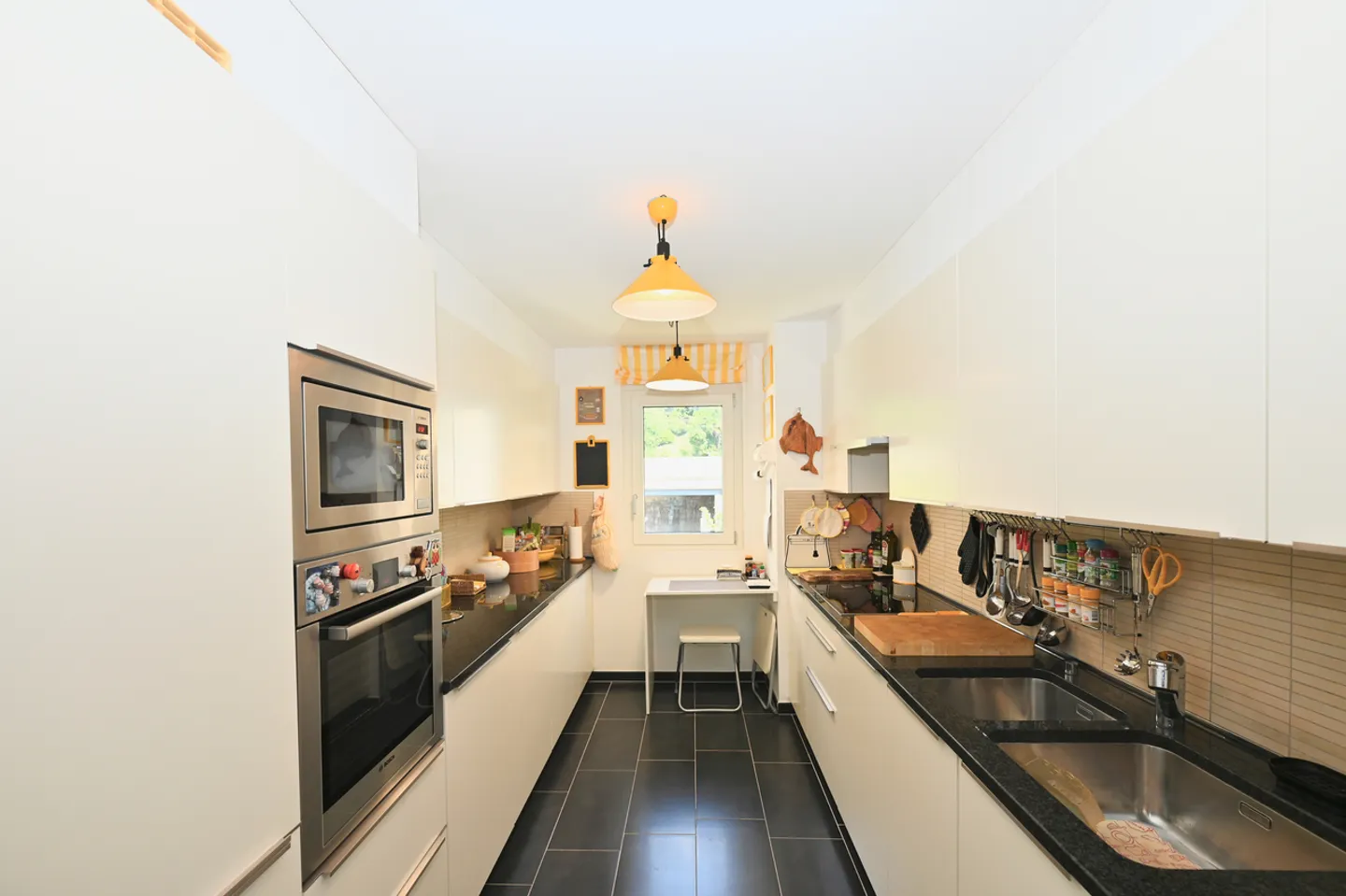 Refined Apartment with Magnificent View of Lake Lugano - Photo 15 of 20