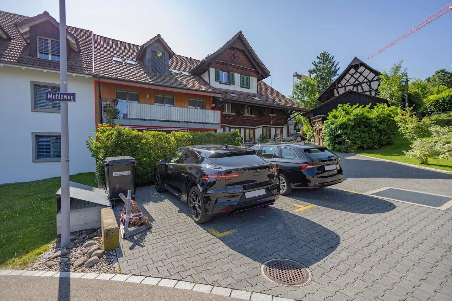 Luminoso appartamento di 3,5 locali nel vecchio centro del villaggio di Regensdorf - Foto 1 di 9