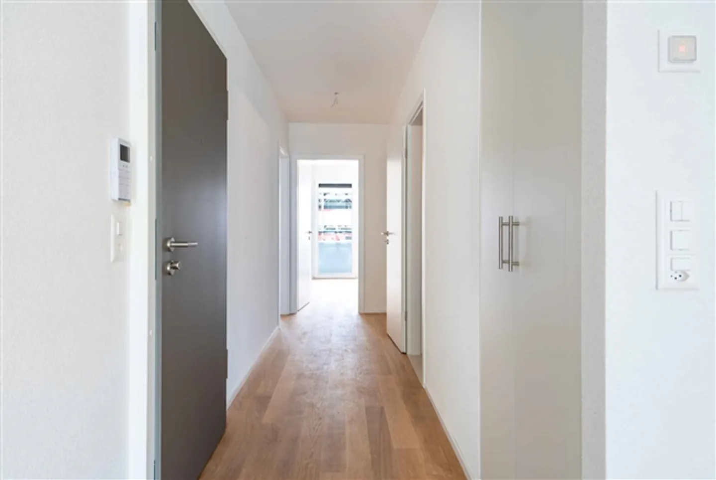 Nuova azione appartamento 4,5 stanze con balconi coperti - Foto 3 di 13