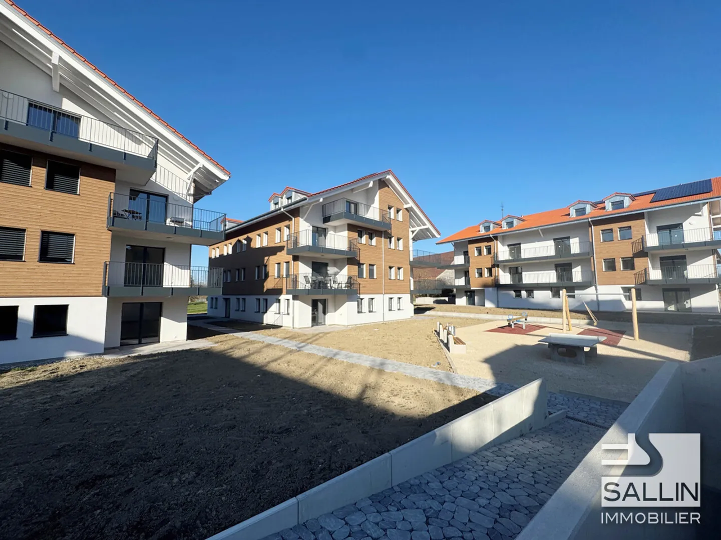 Neue 3-Zimmer-Wohnung im 2. Stock mit Innenparkplatz - Foto 1 von 6