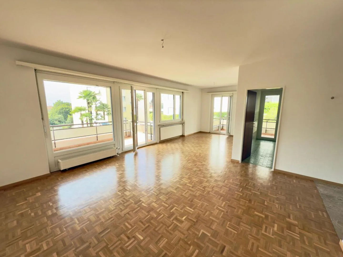 Appartamento di 3.5 locali al PT con posteggio esterno | 3,5-Zimmer-Wohnung im Erdgeschoss mit Außenparkplatz - Foto 7 di 7