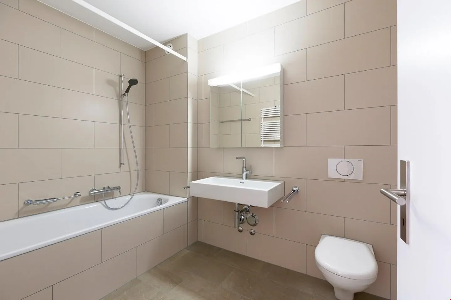 Modern living in an attractive location - Photo 3 of 6