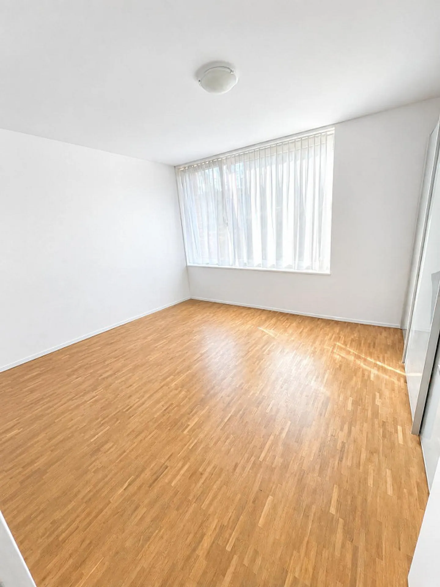 Modern living in an attractive location - Photo 5 of 6