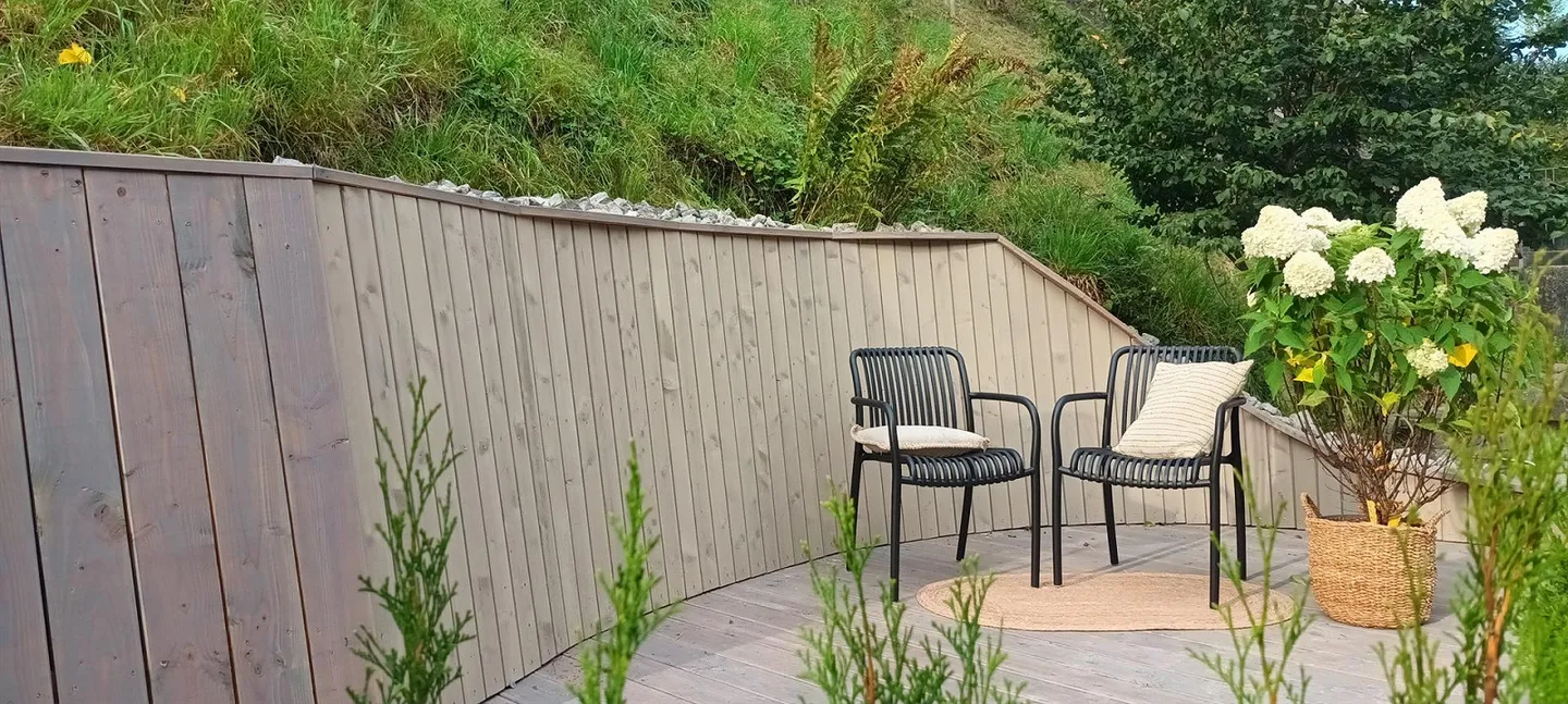 Modern home with a separate apartment - Photo 7 of 20