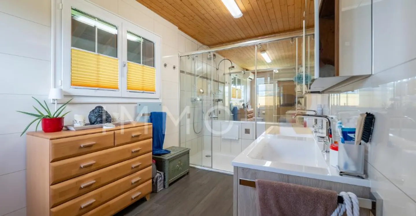 Chalet indipendente con terreno di 1018m2 e potenziale per la creazione di un appartamento indipendente - Foto 7 di 10