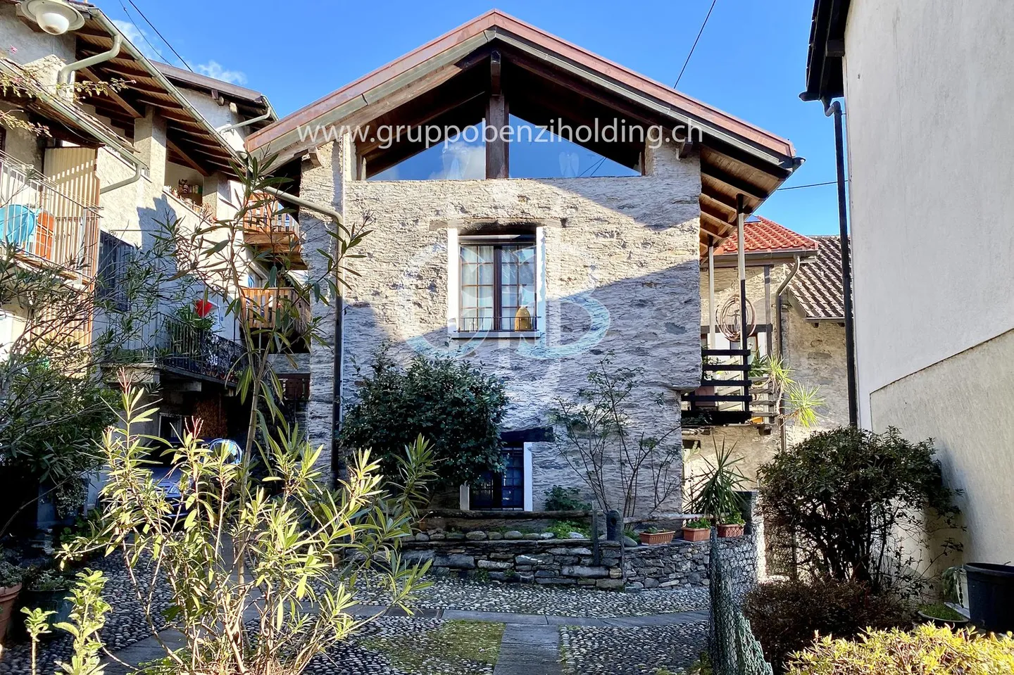 Charmantes Haus in Gordola in ruhiger Wohnlage - Foto 1 von 18