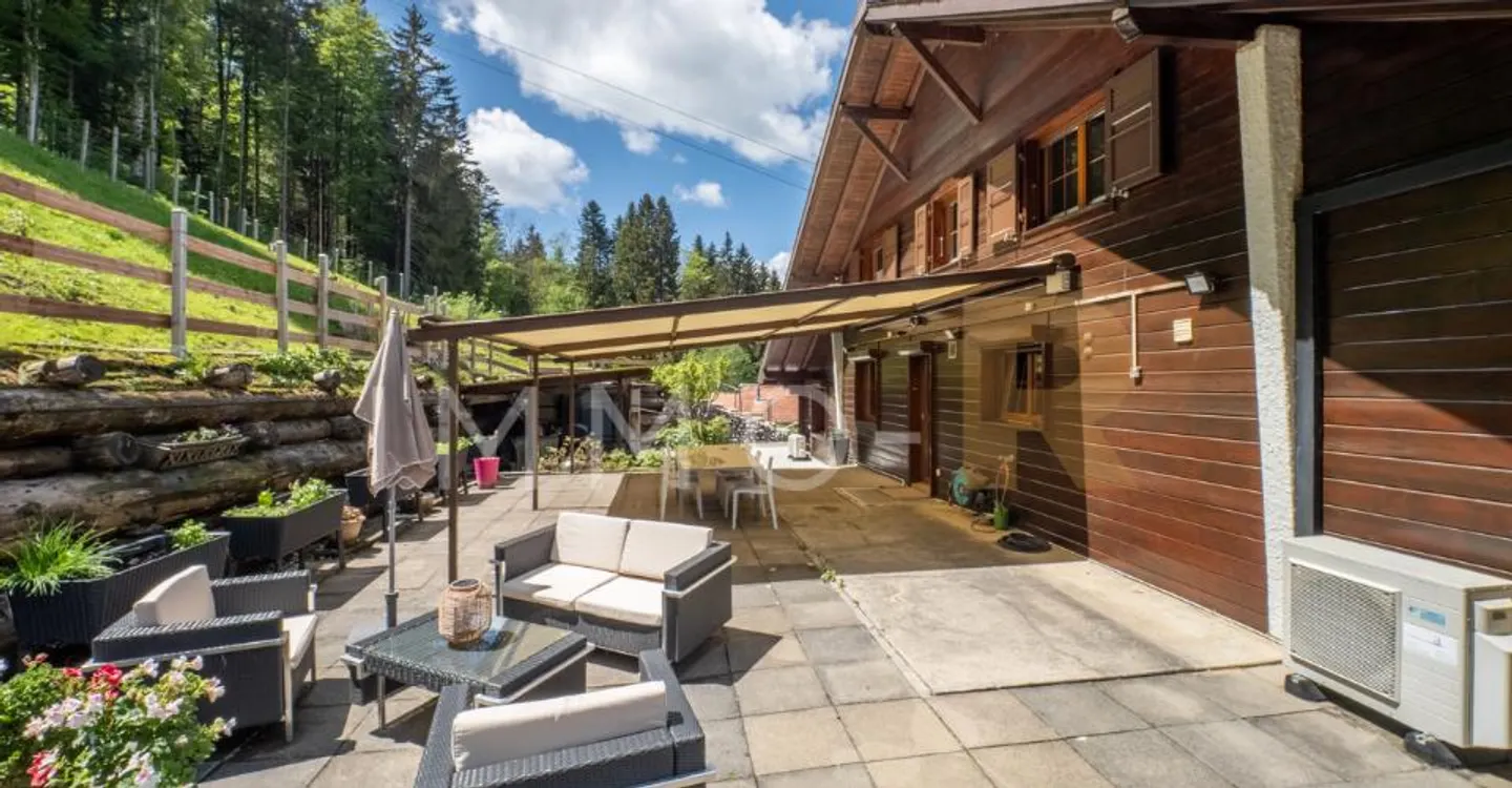 Chalet indipendente con terreno di 1018m2 e potenziale per la creazione di un appartamento indipendente - Foto 2 di 10