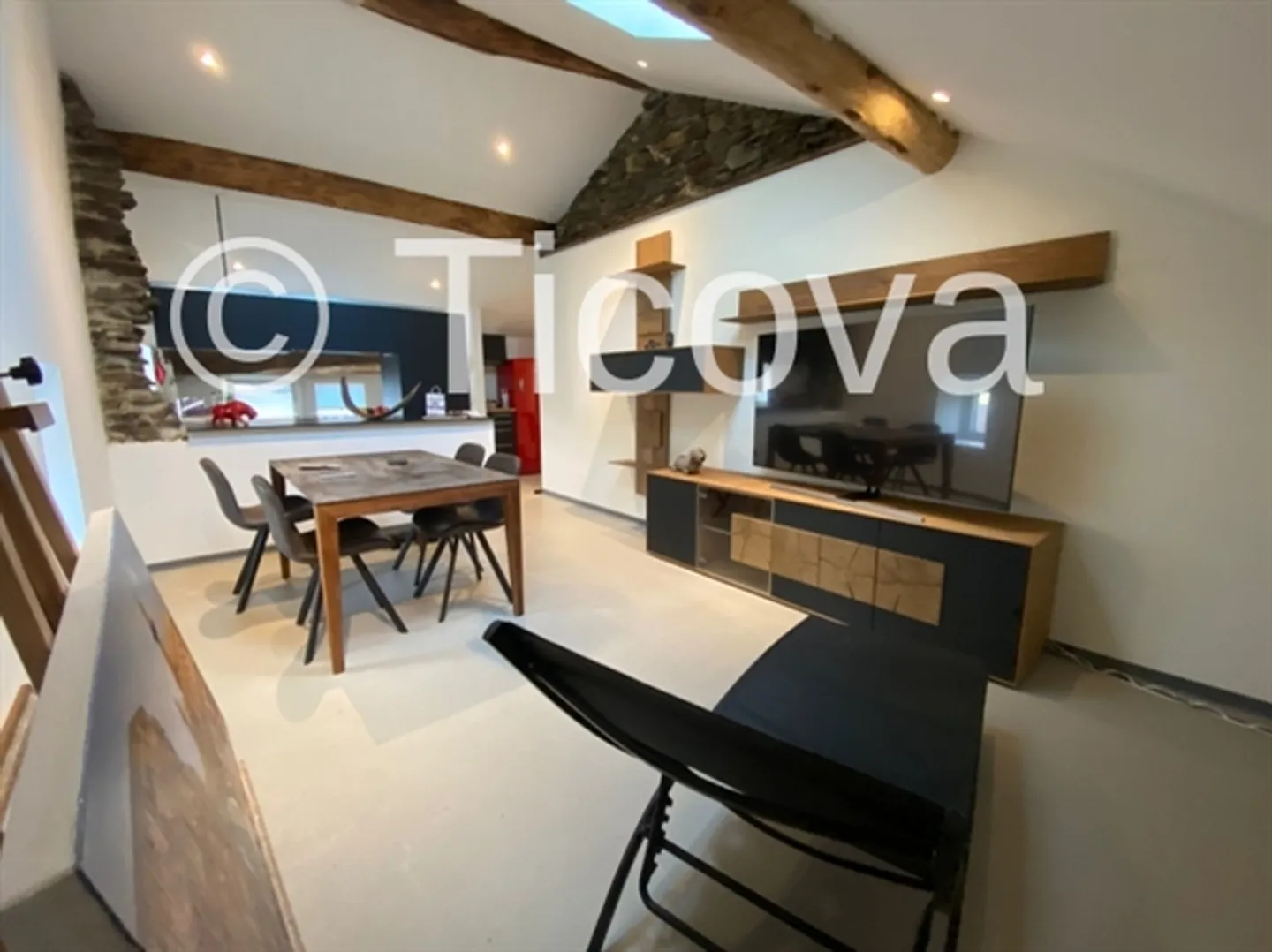 "Rivera 4.5 Rooms Renovated in a Core House" - Photo 2 of 11