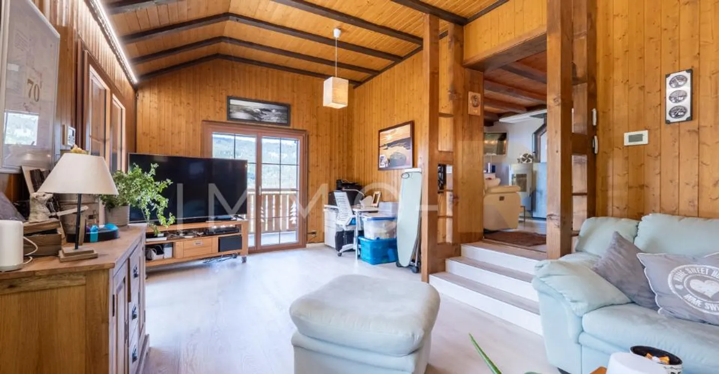 Chalet indipendente con terreno di 1018m2 e potenziale per la creazione di un appartamento indipendente - Foto 3 di 10
