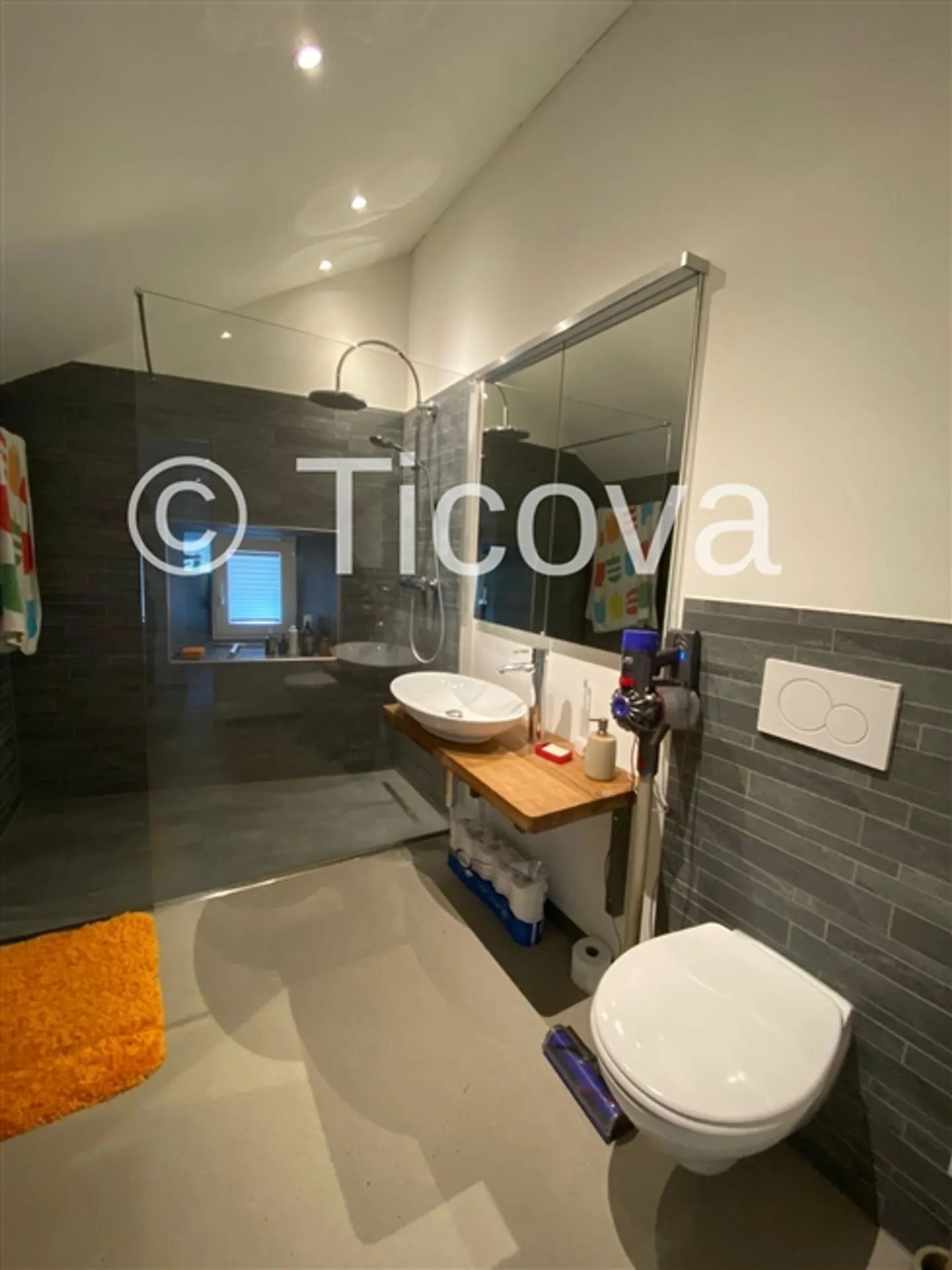 "Rivera 4.5 Rooms Renovated in a Core House" - Photo 8 of 11