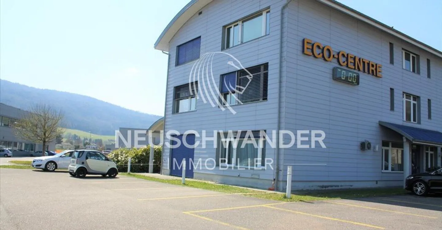 Modern Commercial Space in Jura - Photo 3 of 9