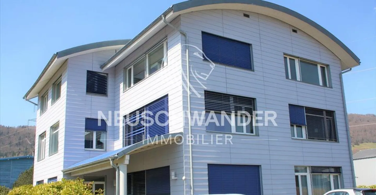 Modern Commercial Space in Jura - Photo 4 of 9