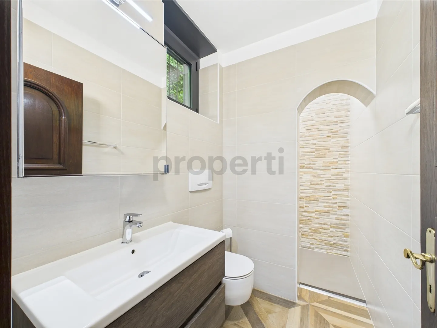 ELEGANT DUPLEX PENTHOUSE WITH PANORAMIC LAKE VIEW - Ponte Tresa SECONDARY RESIDENCE ALLOWED - Photo 11 of 13