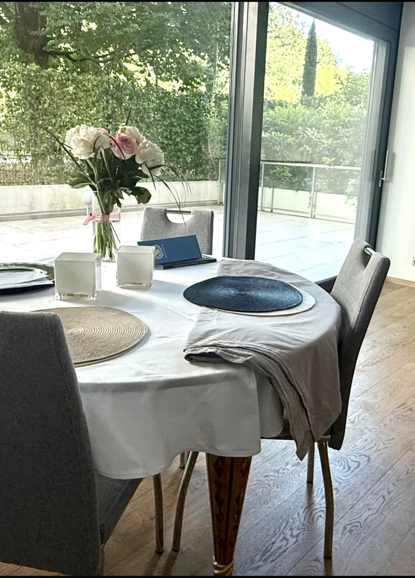 Luxury Apartment with Terrace - Photo 2 of 10