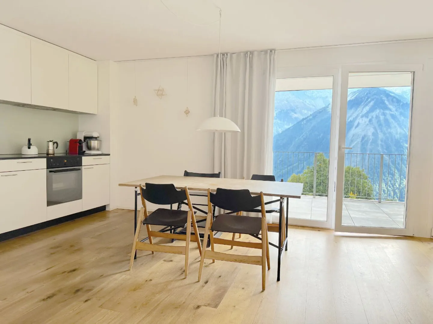 Moderne 3.5 Zimmerwohnung inmitten der ruhigen und schönen Bergwelt von Braunwald - Foto 3 von 11