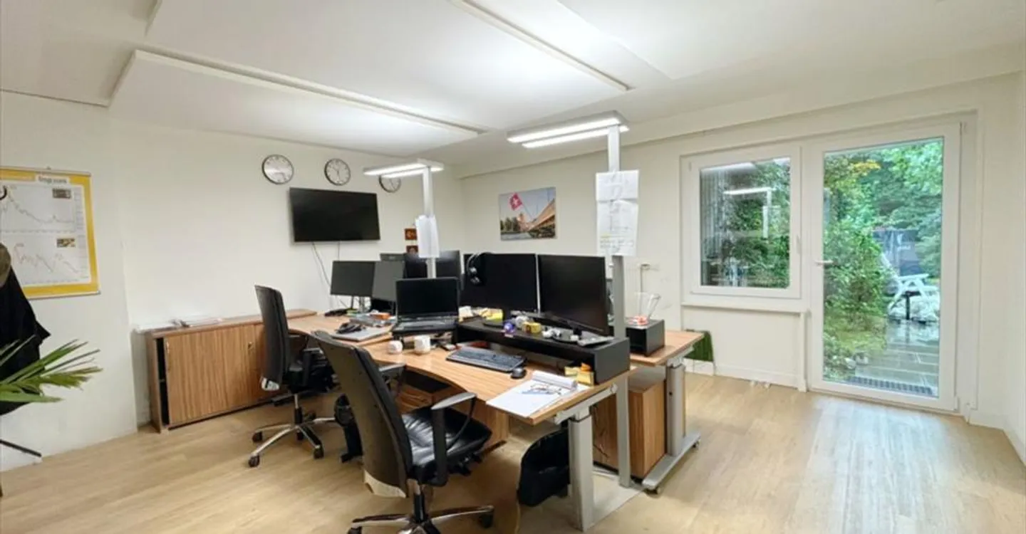 Office space for rent - Photo 3 of 9