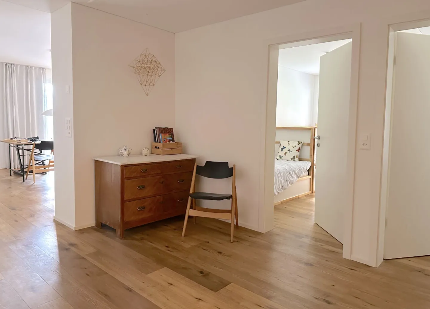 Moderne 3.5 Zimmerwohnung inmitten der ruhigen und schönen Bergwelt von Braunwald - Foto 7 von 11
