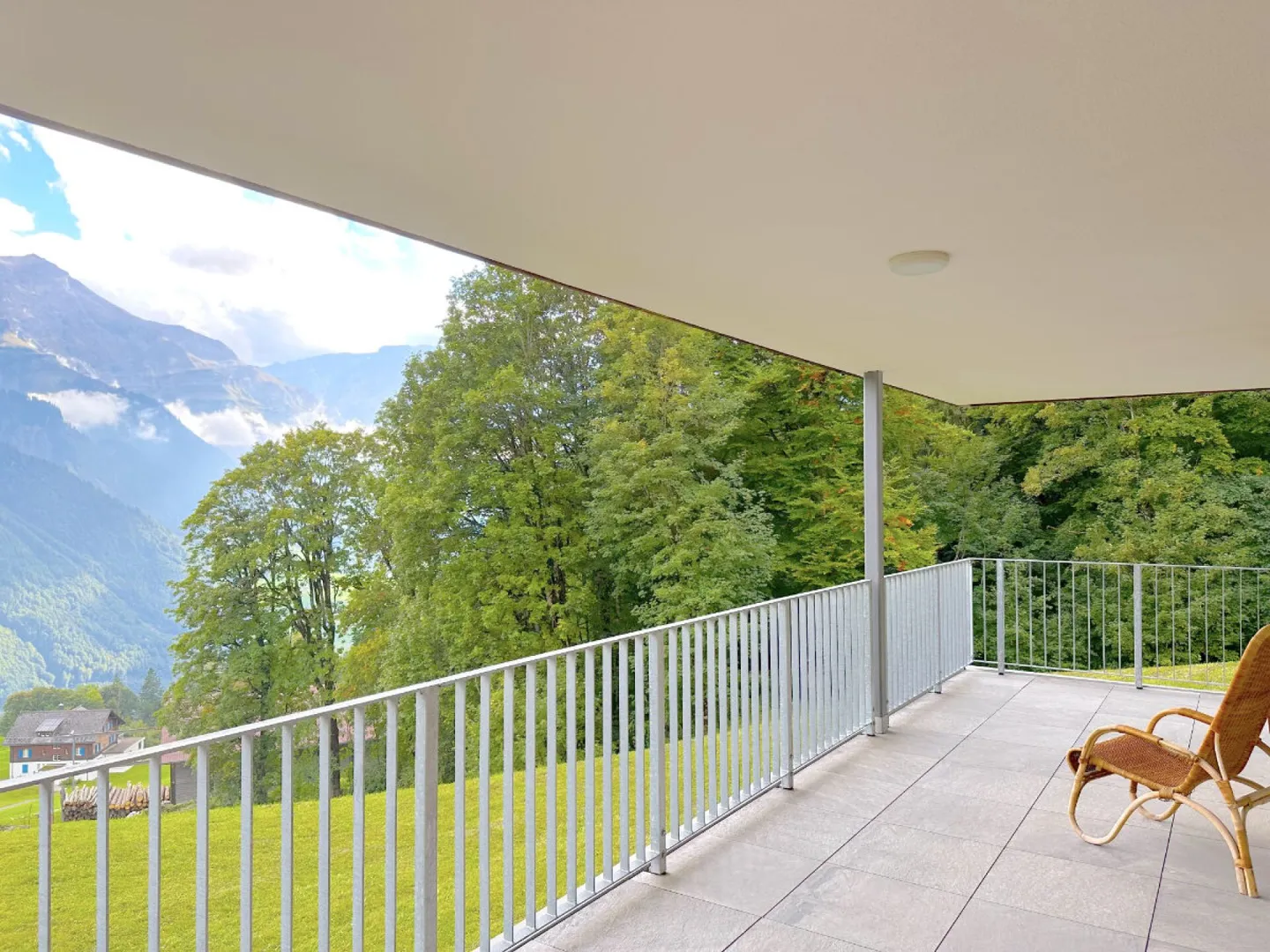 Moderne 3.5 Zimmerwohnung inmitten der ruhigen und schönen Bergwelt von Braunwald - Foto 9 von 11