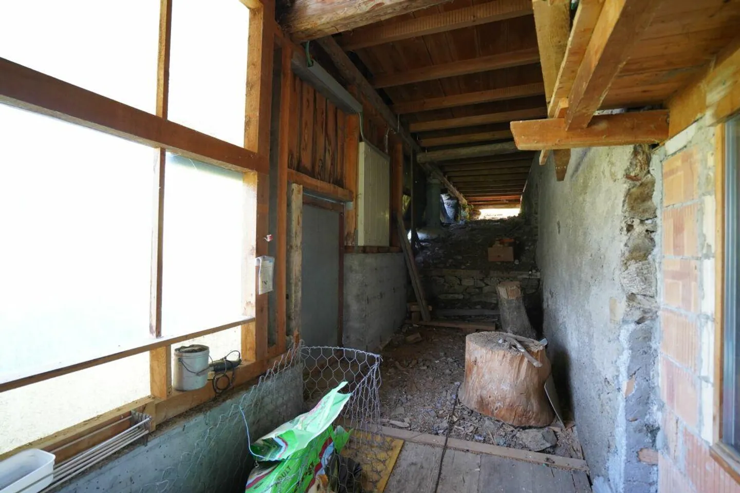 Farmhouse with workshops, stable and garage box - Photo 5 of 8