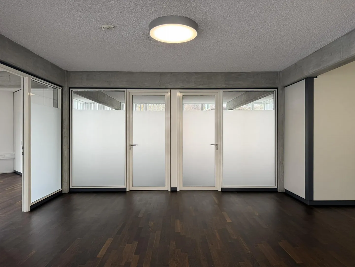 Moderne Büroräume zur Miete - Foto 3 von 13
