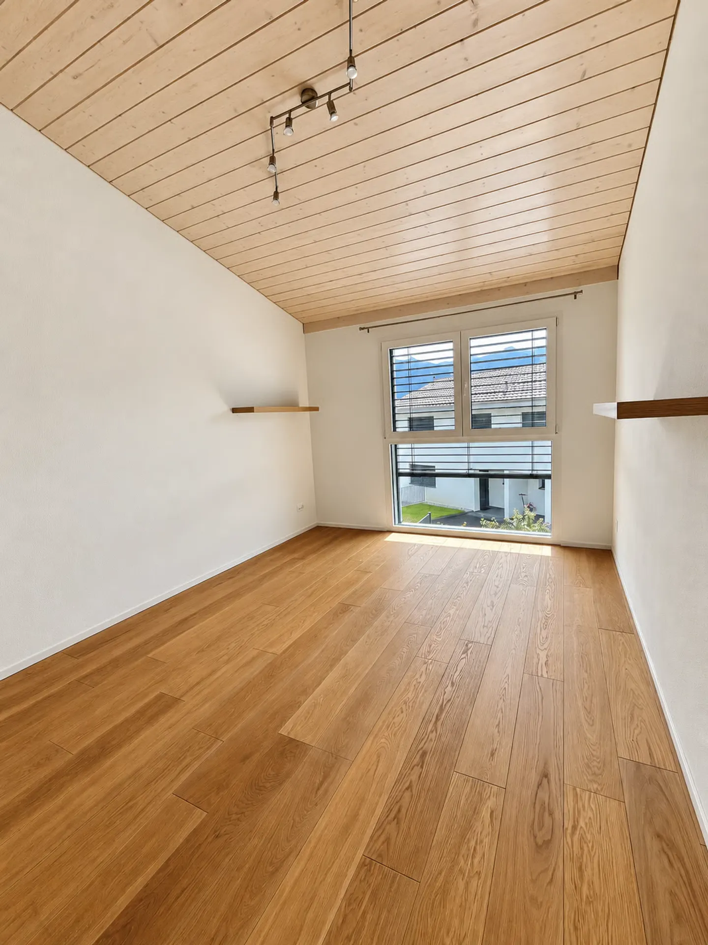 Villa zur Miete - Quartier des Granges - Sofort verfügbar - Foto 6 von 9