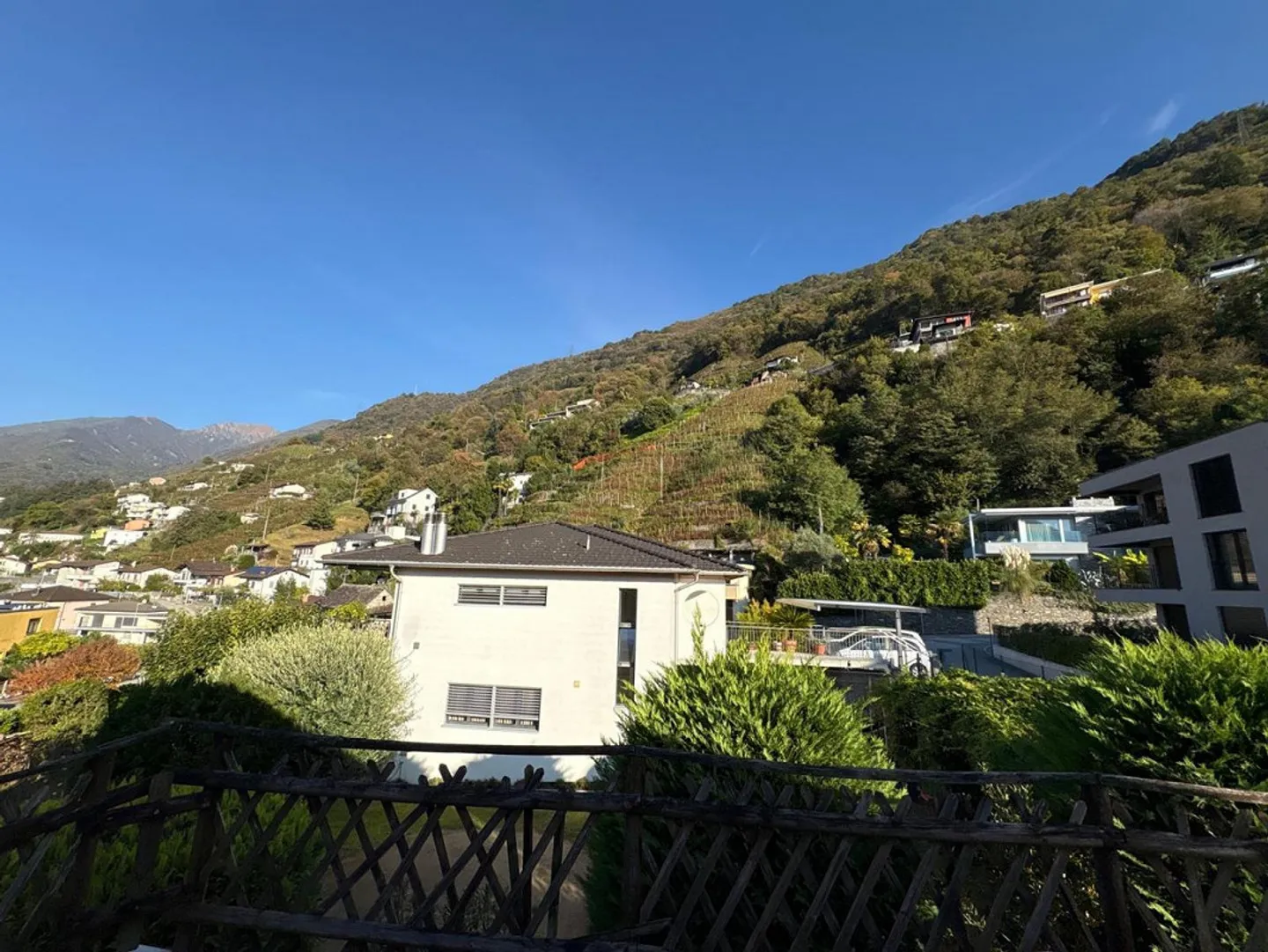 2-family house with garden and swimming pool in a very sunny location / Ca... - Photo 19 of 21