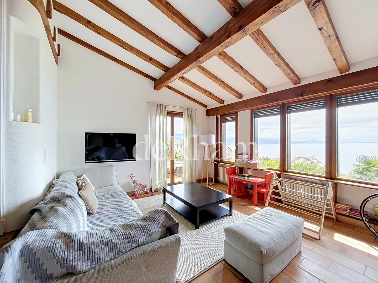 Bella villa indipendente con 6 camere e vista panoramica a Grandvaux! - Foto 7 di 13