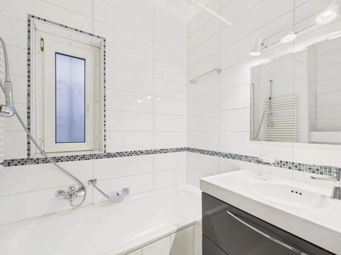 Charmante 3-Zimmer-Wohnung mit Terrasse in Lausanne - Foto 8 von 10