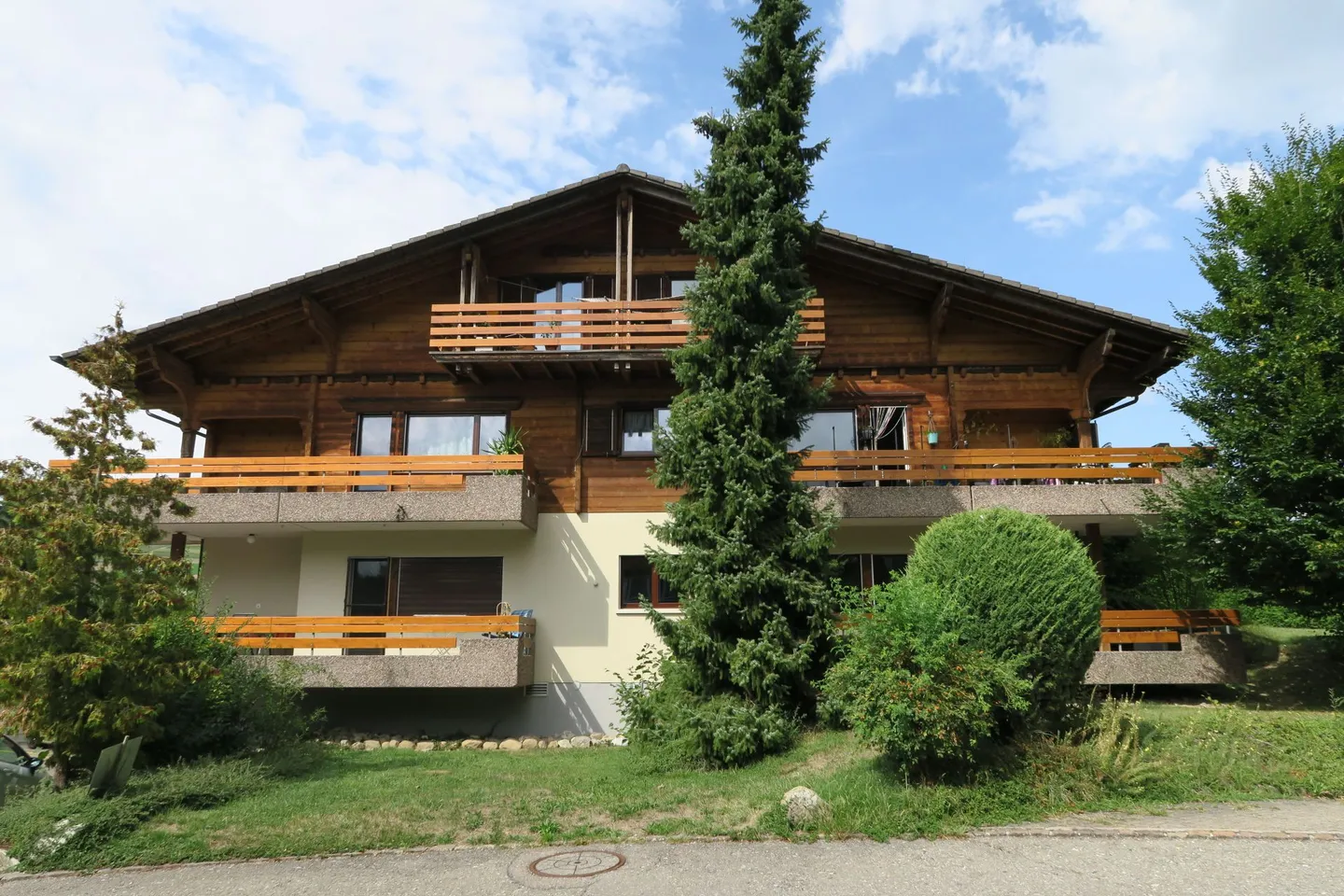 Incantevole appartamento 3½ camere in un chalet - Foto 1 di 5