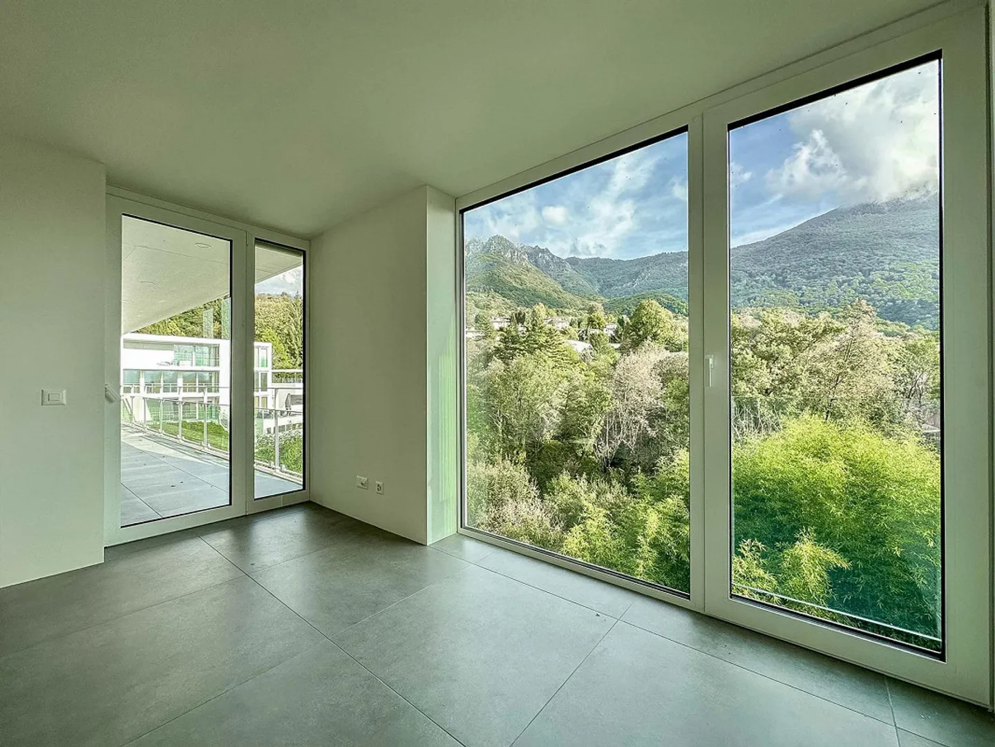 Modern 3.5-room apartment in Dino, surrounded by greenery - Photo 3 of 5