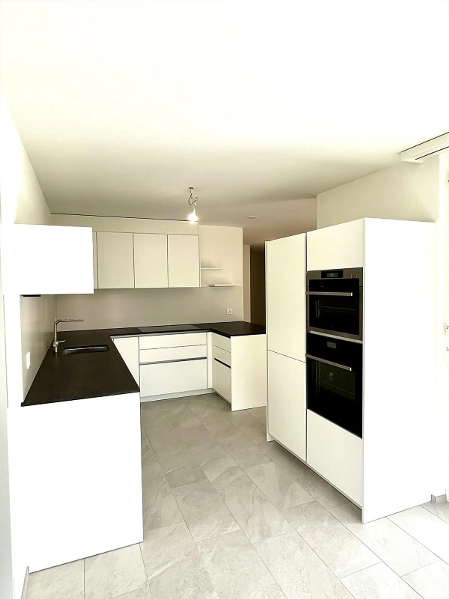 Première occupation après rénovation complète - 109 m2 avec balcon et ascenseur - Photo 10 sur 30