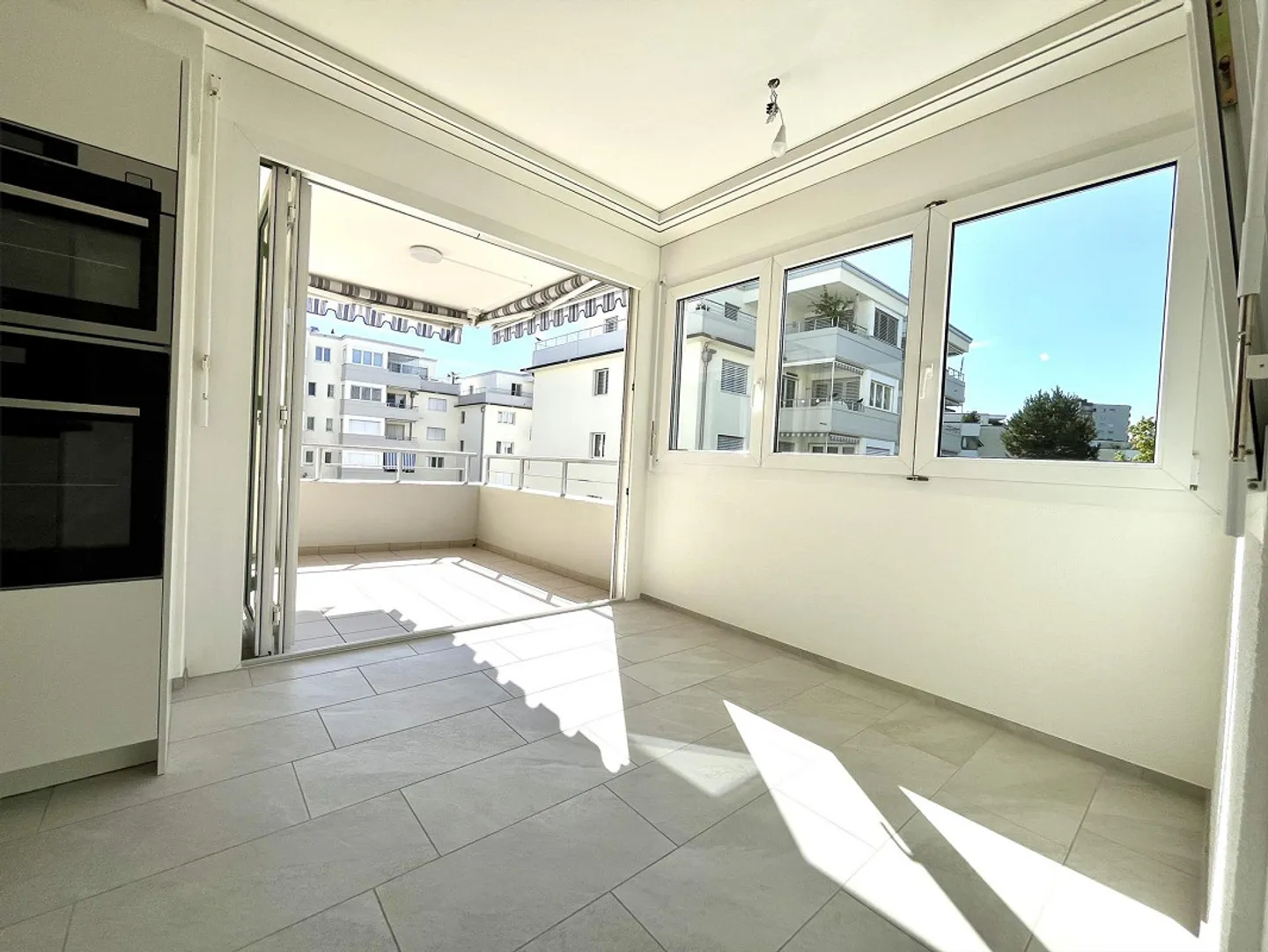 Première occupation après rénovation complète - 109 m2 avec balcon et ascenseur - Photo 12 sur 30