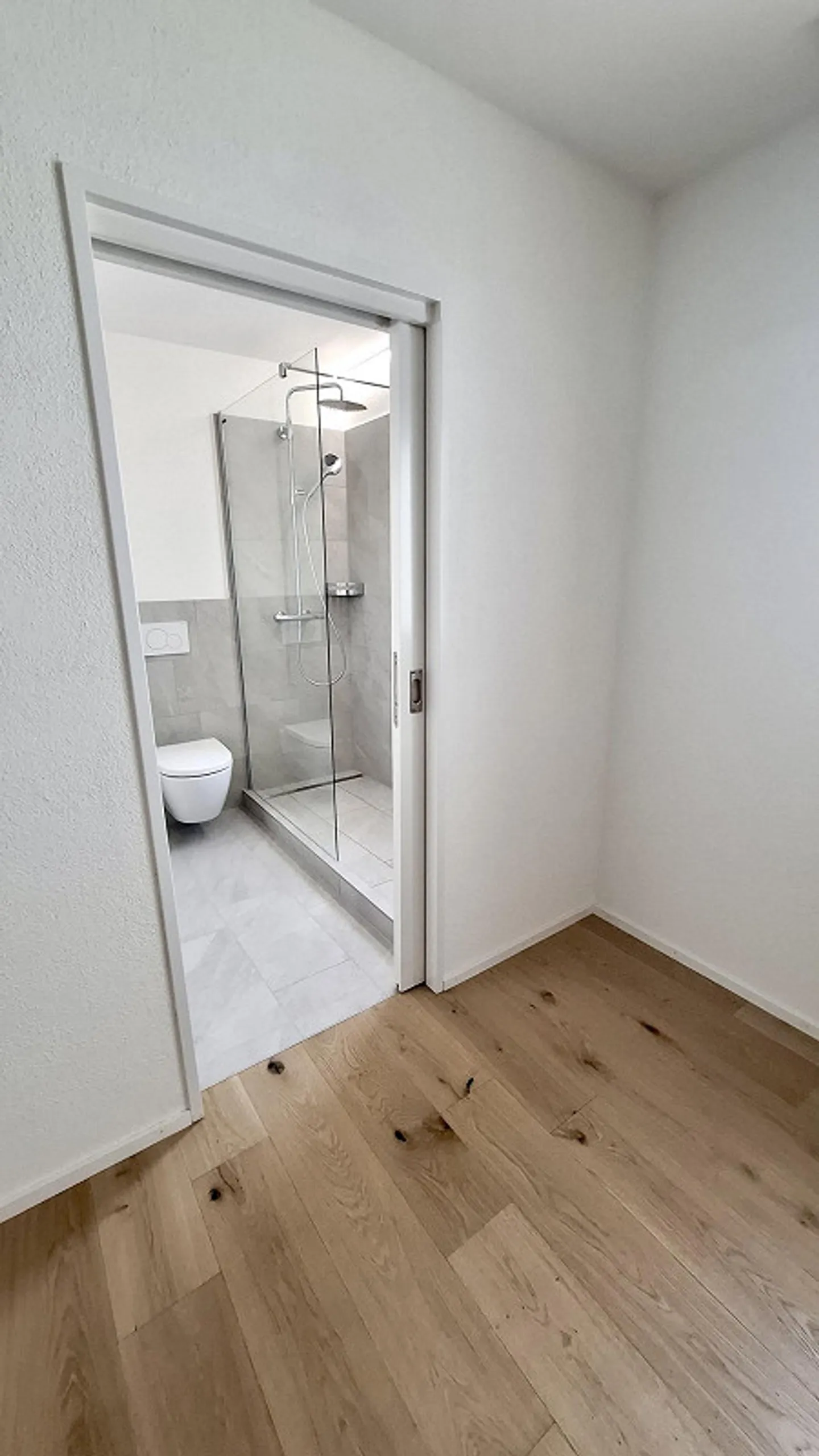 Première occupation après rénovation complète - 109 m2 avec balcon et ascenseur - Photo 15 sur 30
