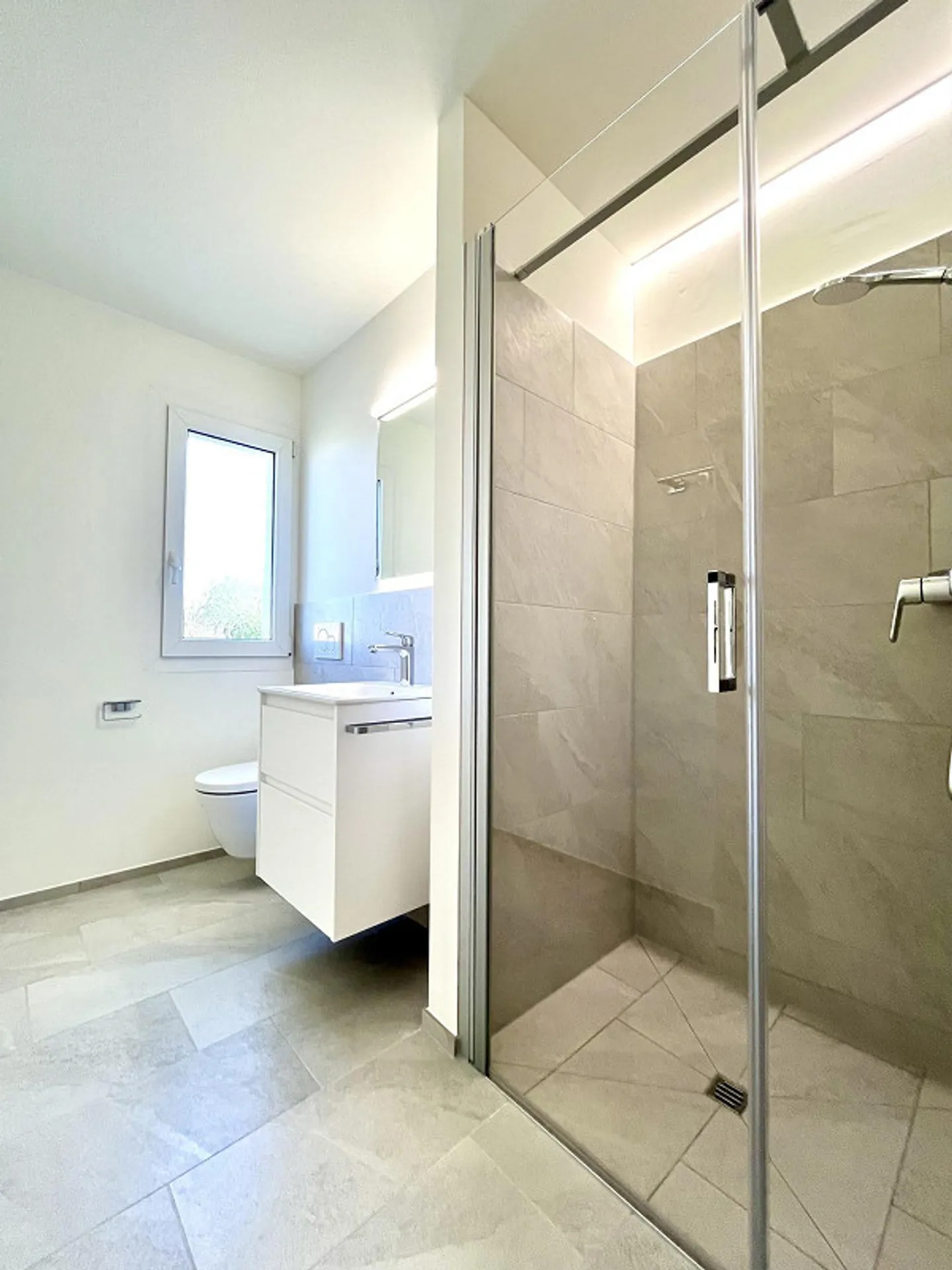 Première occupation après rénovation complète - 109 m2 avec balcon et ascenseur - Photo 18 sur 30