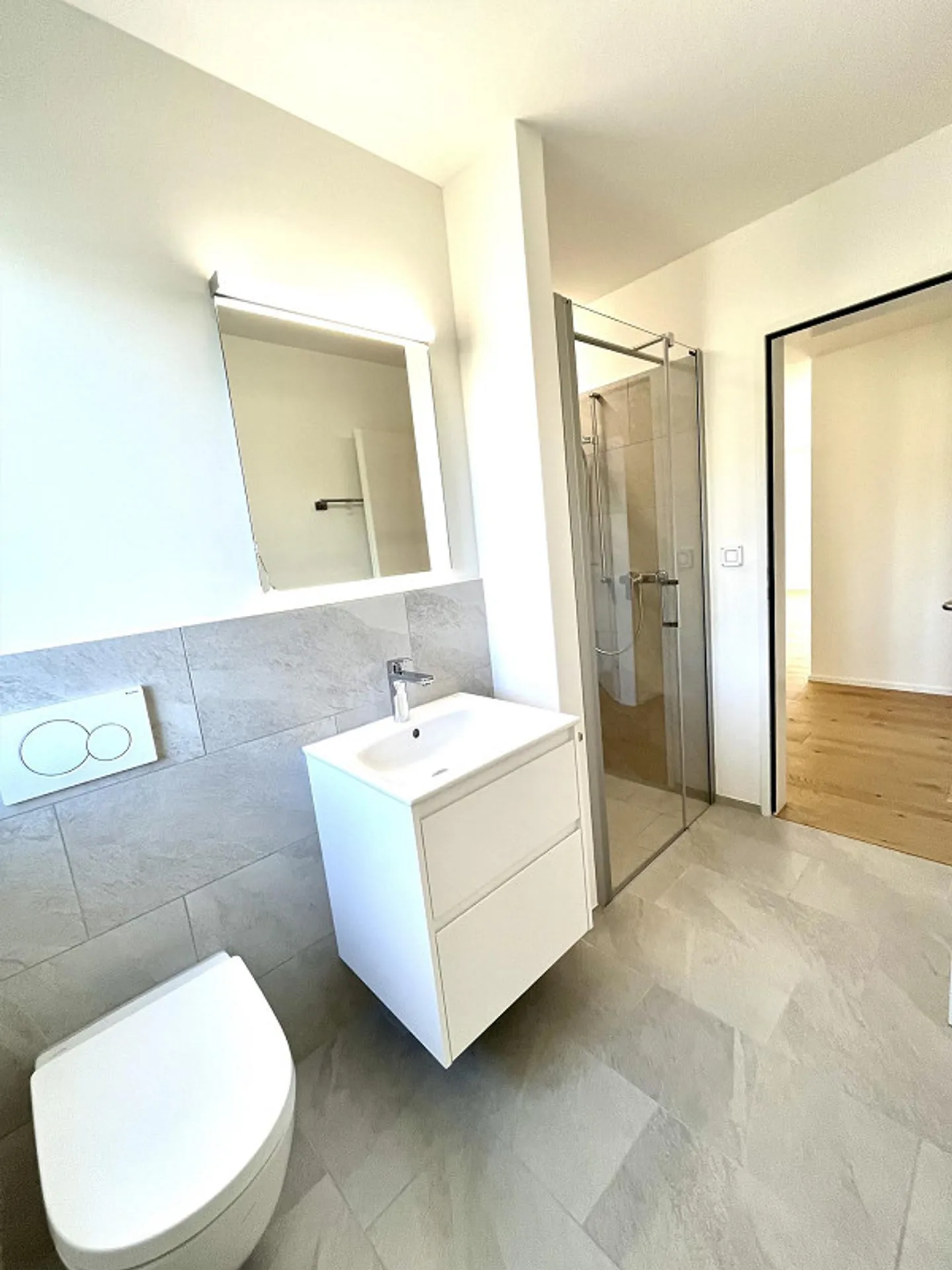 Première occupation après rénovation complète - 109 m2 avec balcon et ascenseur - Photo 19 sur 30
