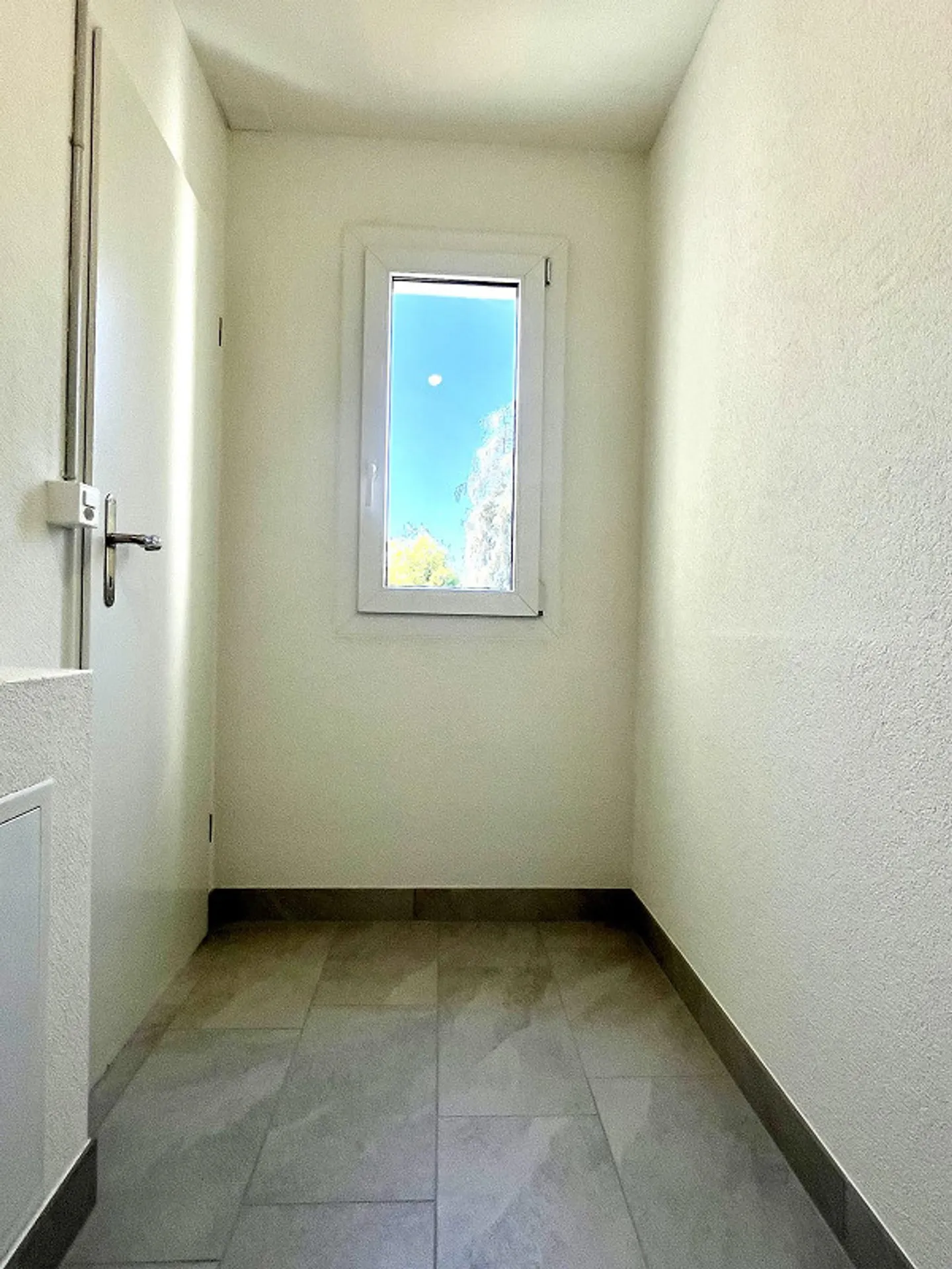Première occupation après rénovation complète - 109 m2 avec balcon et ascenseur - Photo 24 sur 30