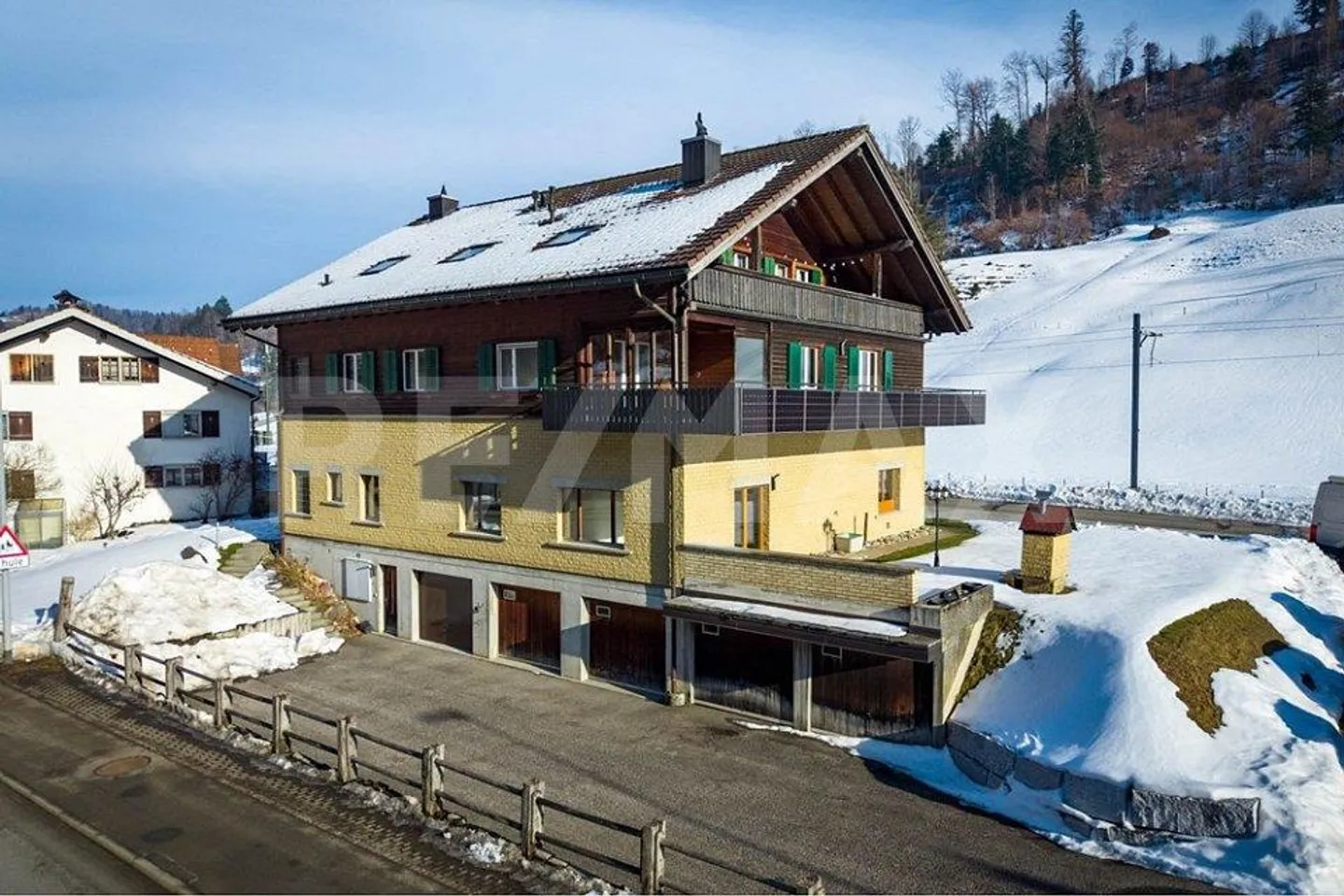 Appartamento ristrutturato con grande terrazza - Foto 2 di 13