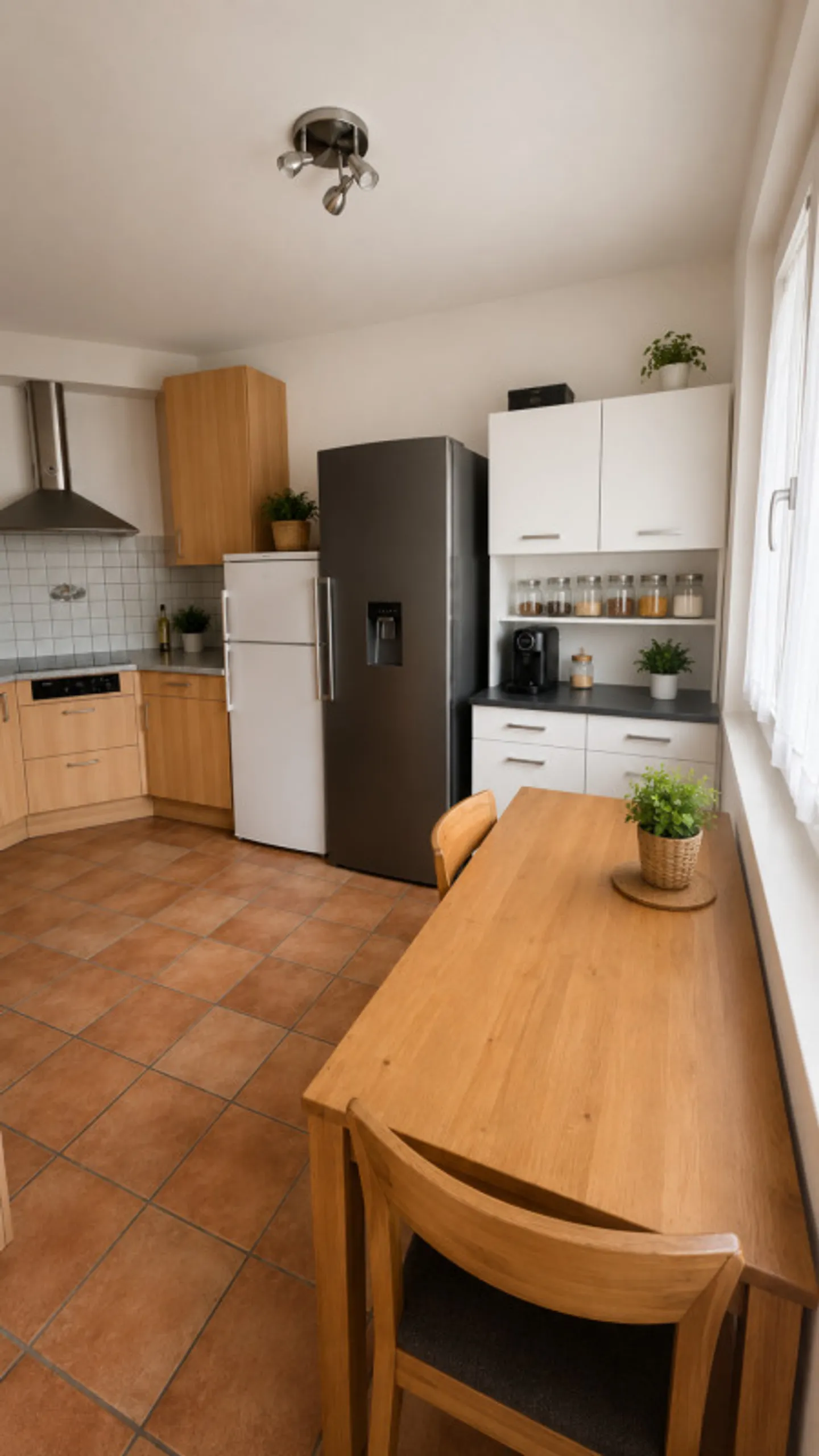Spacious 5-room penthouse with balcony, garage box and large cellar - Photo 8 of 20