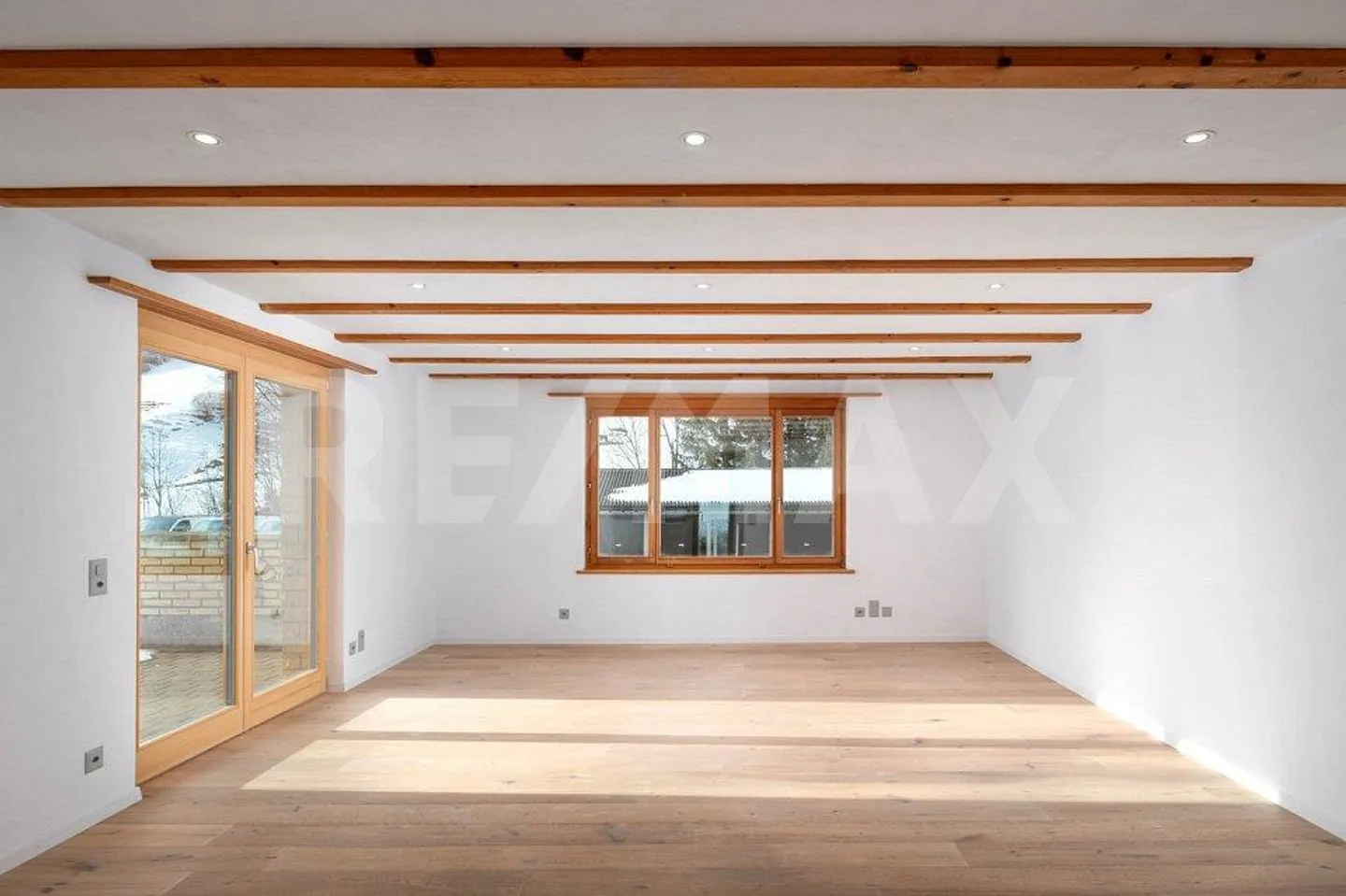 Appartamento ristrutturato con grande terrazza - Foto 3 di 13