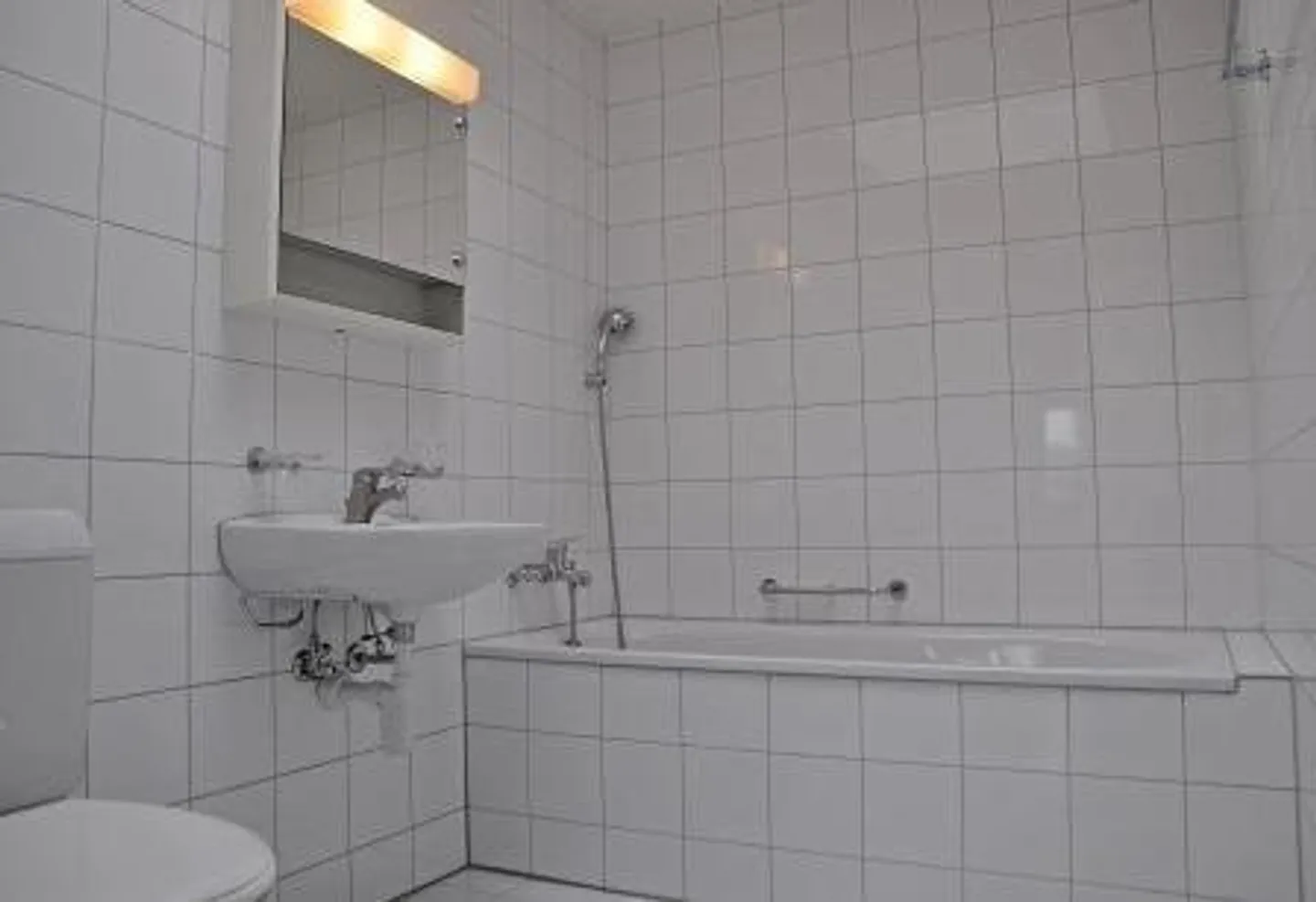 Charming 2.5-Room Apartment - Photo 5 of 5