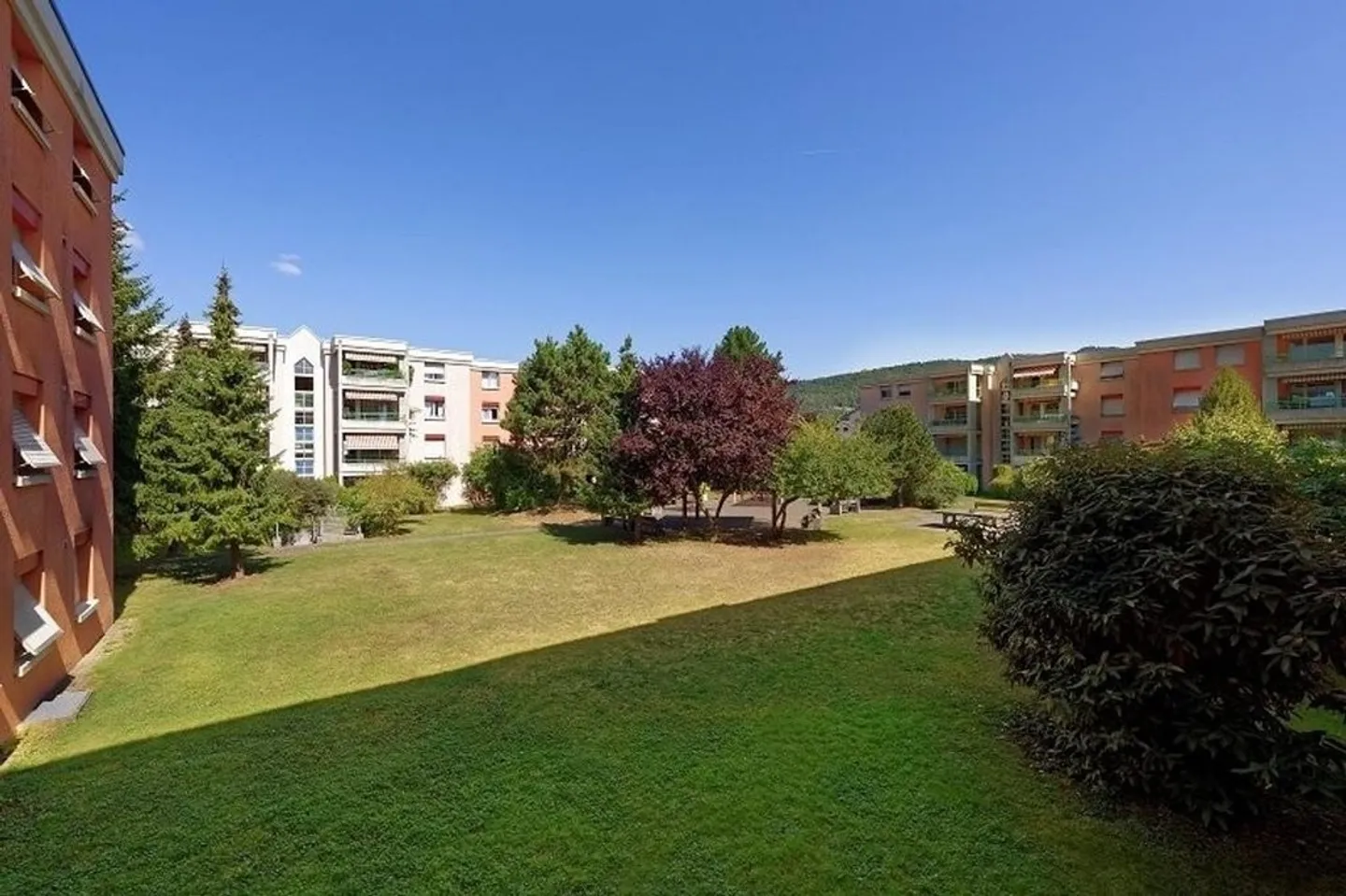 Geräumige Wohnung mit Terrasse - Foto 1 von 2
