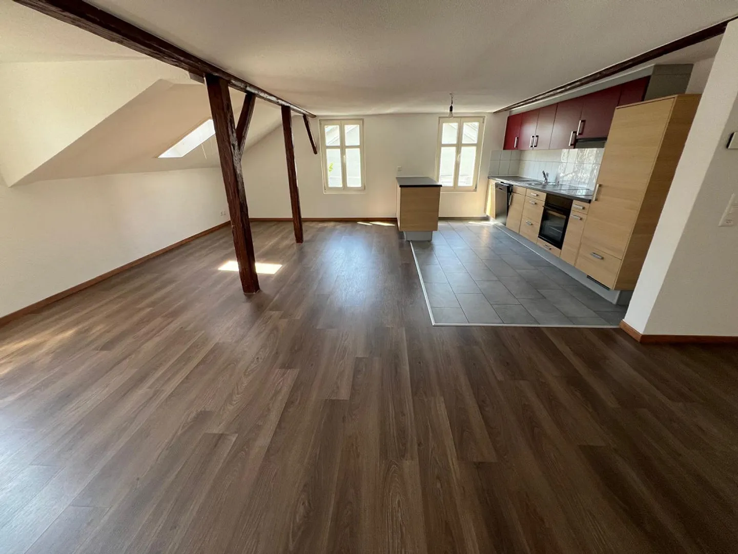 Vivre avec charme - appartement fraîchement peint dans un emplacement central - Photo 3 sur 12
