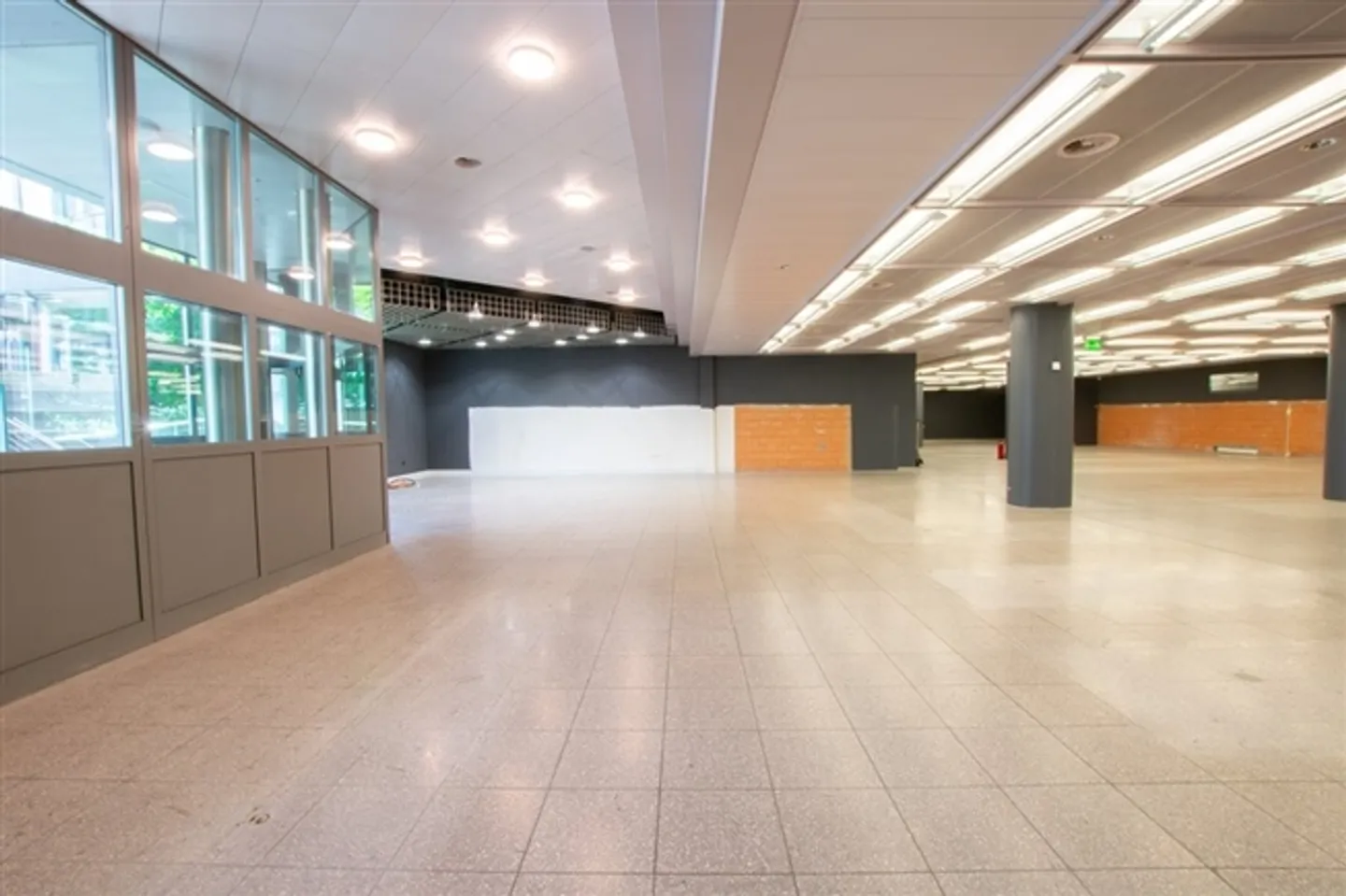 Spacious commercial space in the center - Photo 1 of 9